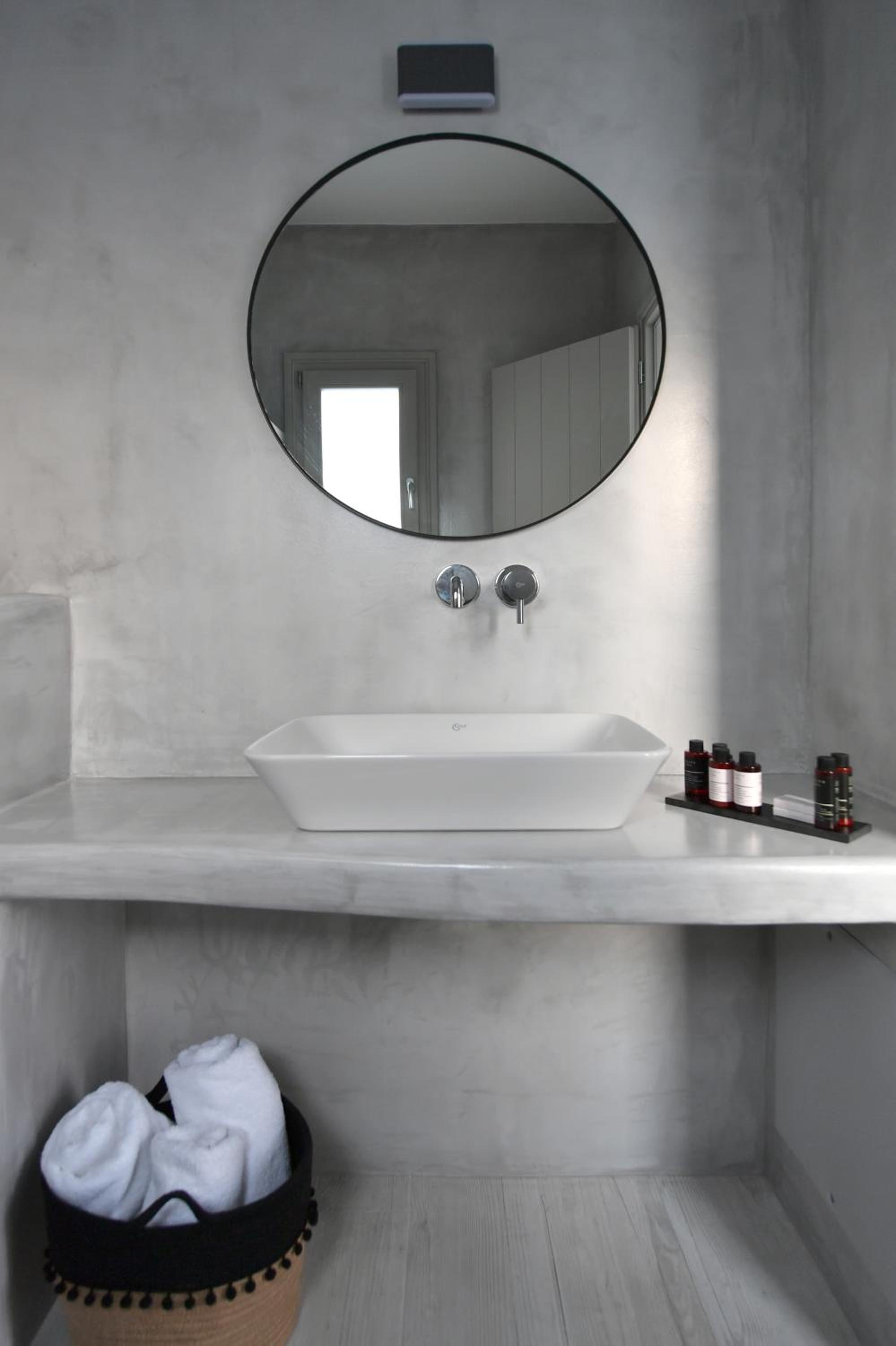 Suite with Hot Tub photo 3