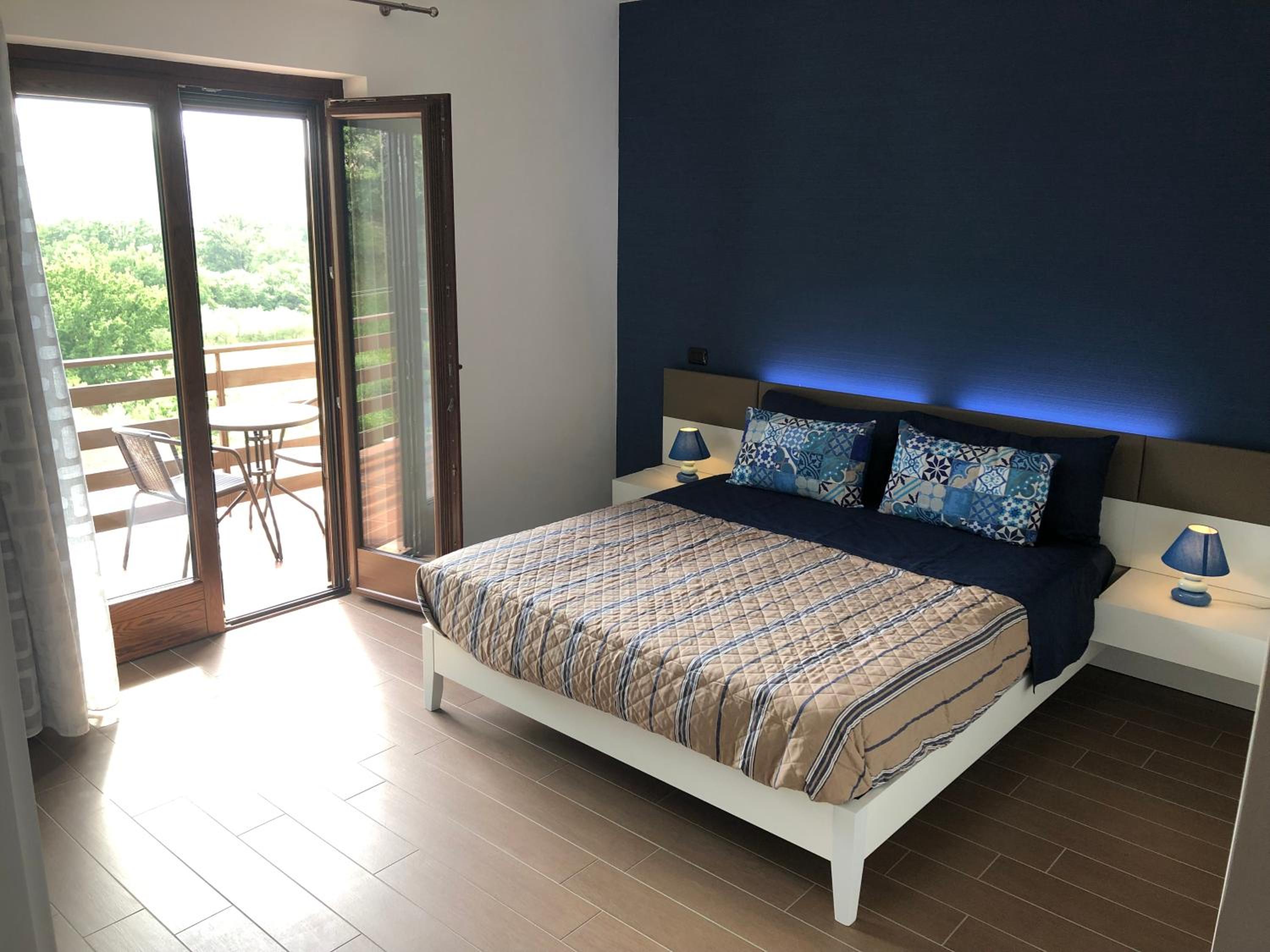 Deluxe Junior Suite - Photo 2