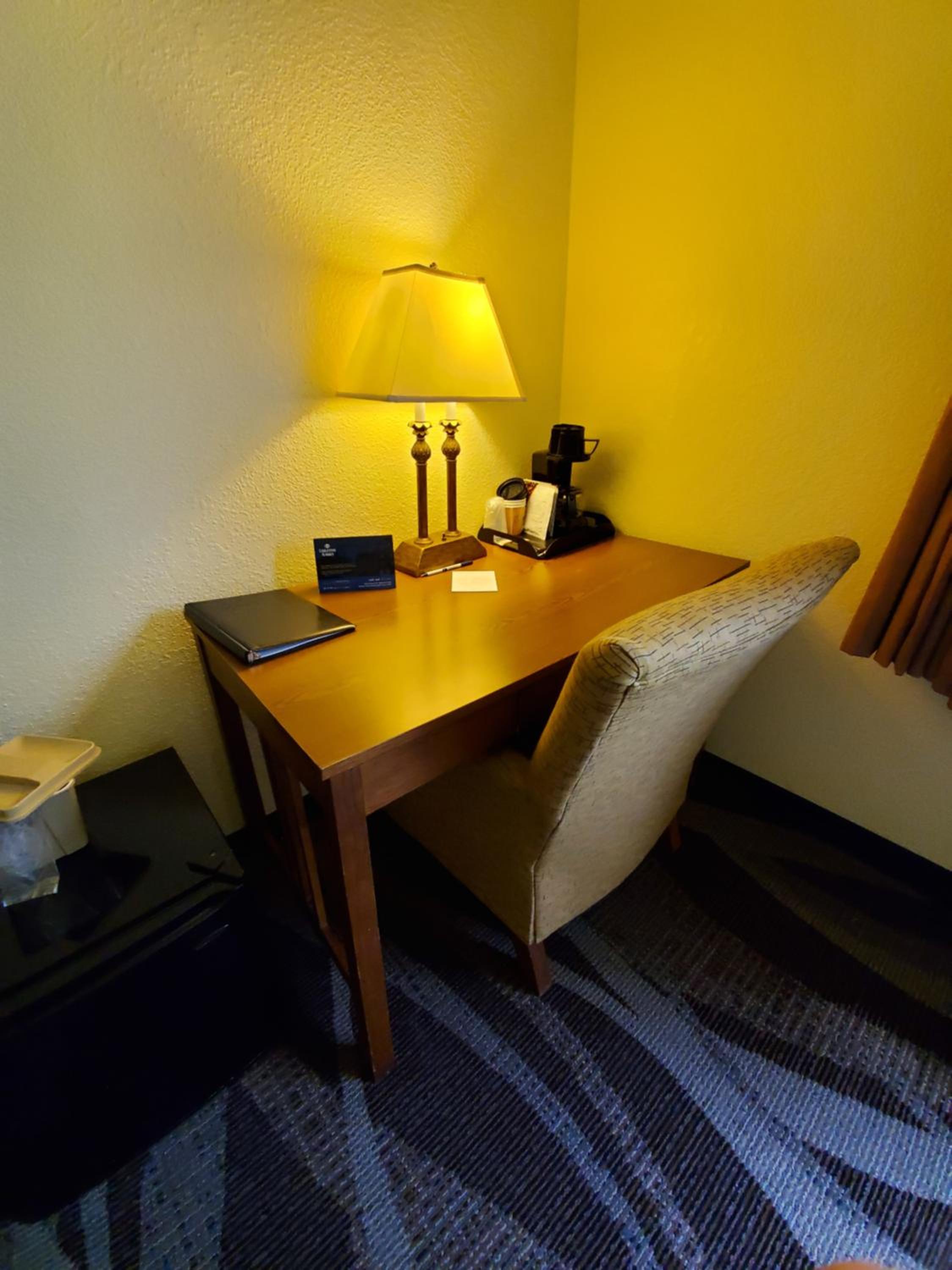 Queen Room with Sofa Bed - Disability Access/Non-Smoking - Photo 6