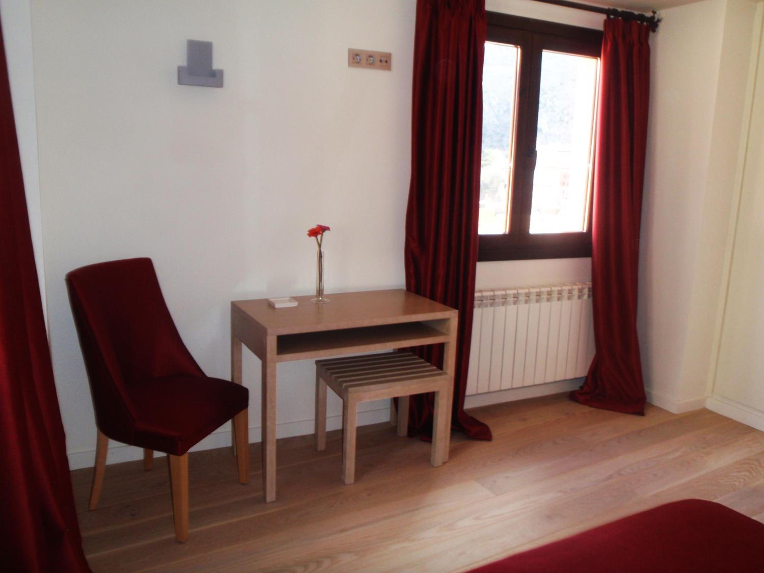 Double or Twin Room - Photo 11