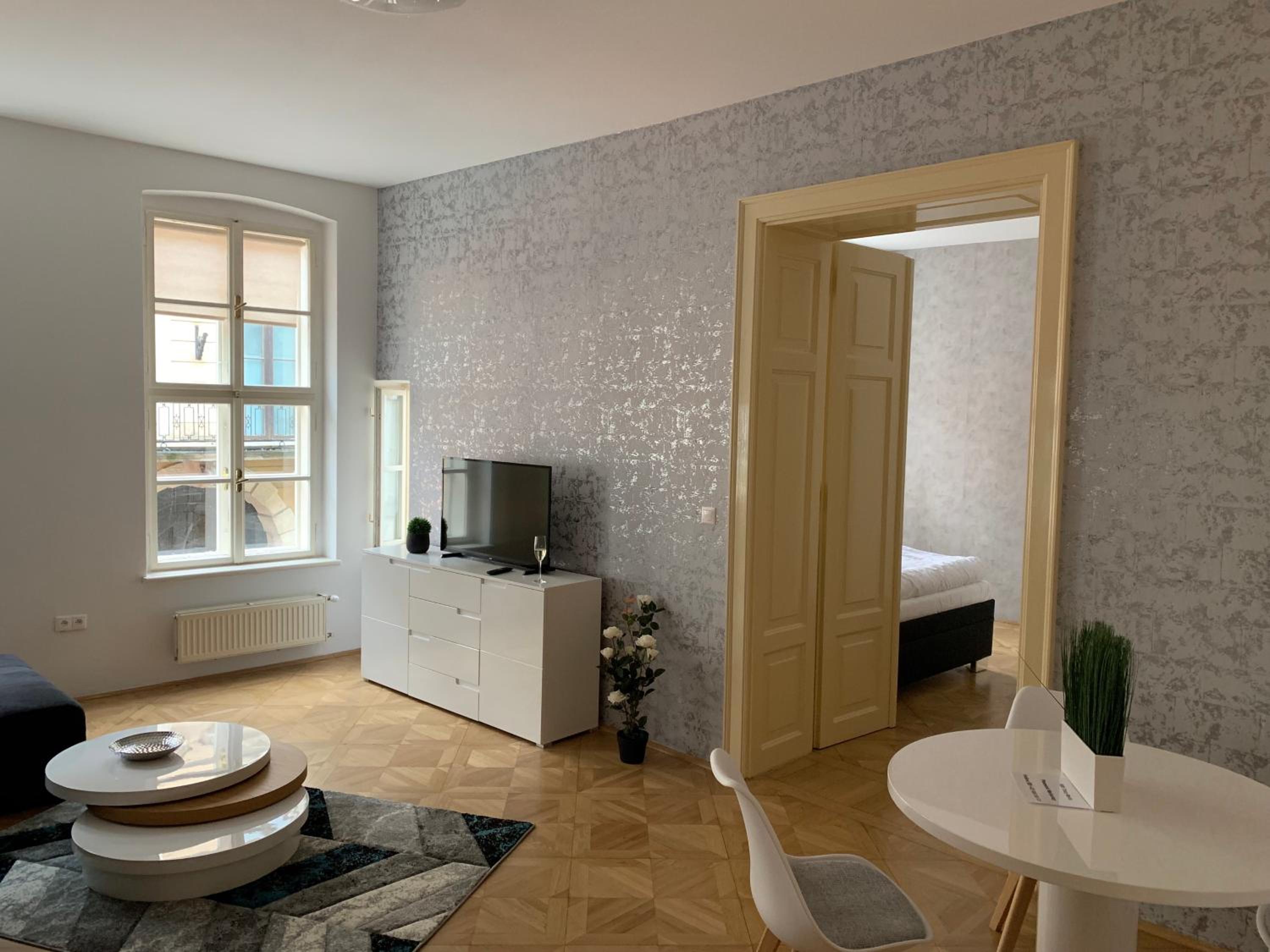 One-Bedroom Apartment - Photo 5
