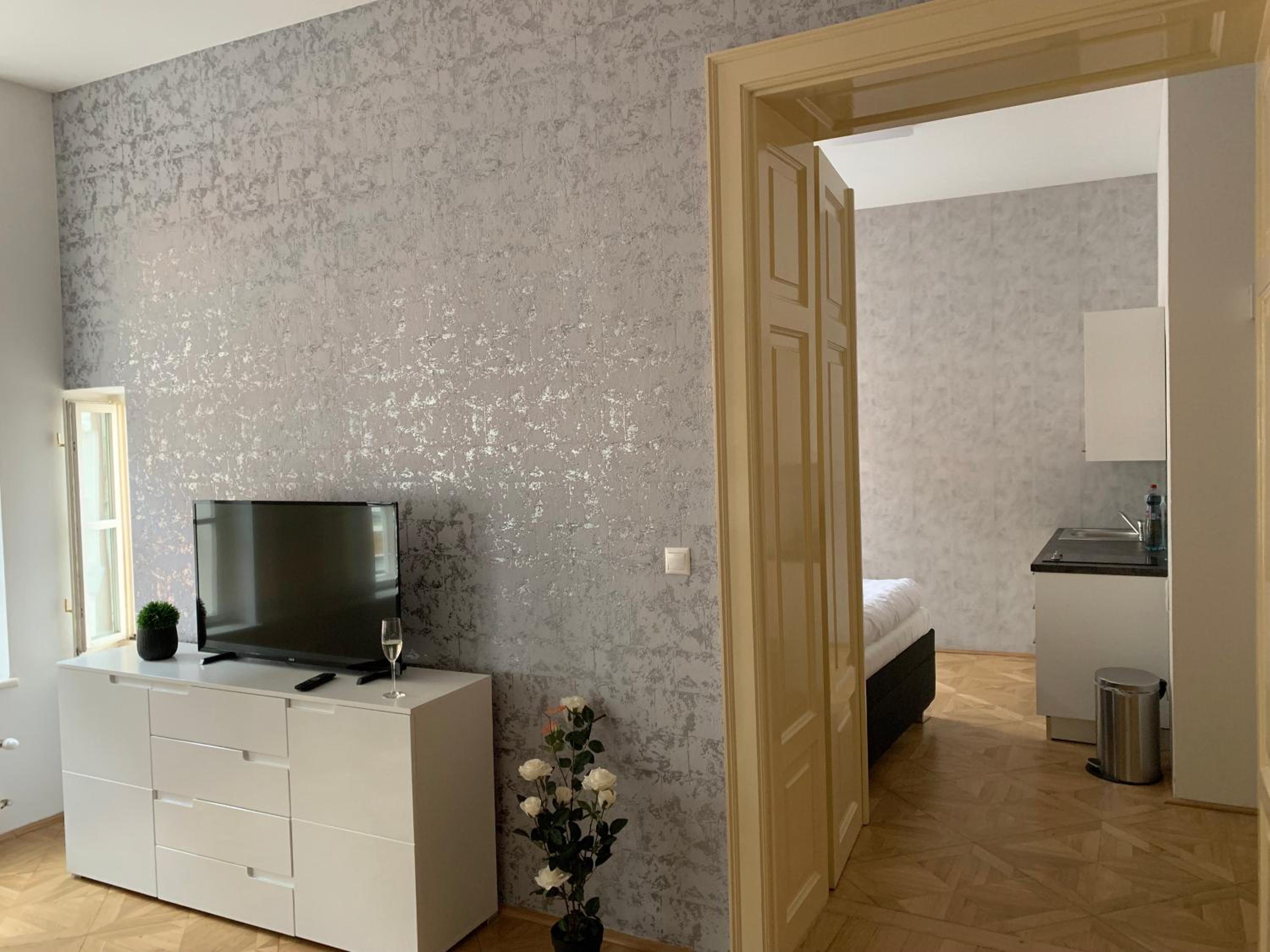 One-Bedroom Apartment - Photo 10