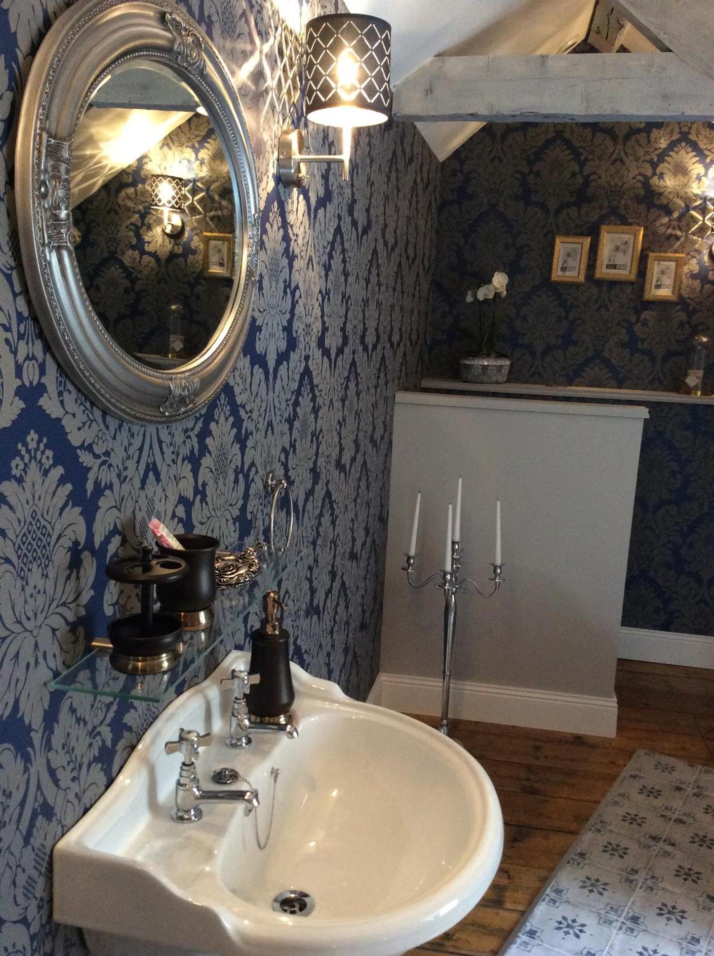 Deluxe Double Room with Bath photo 2