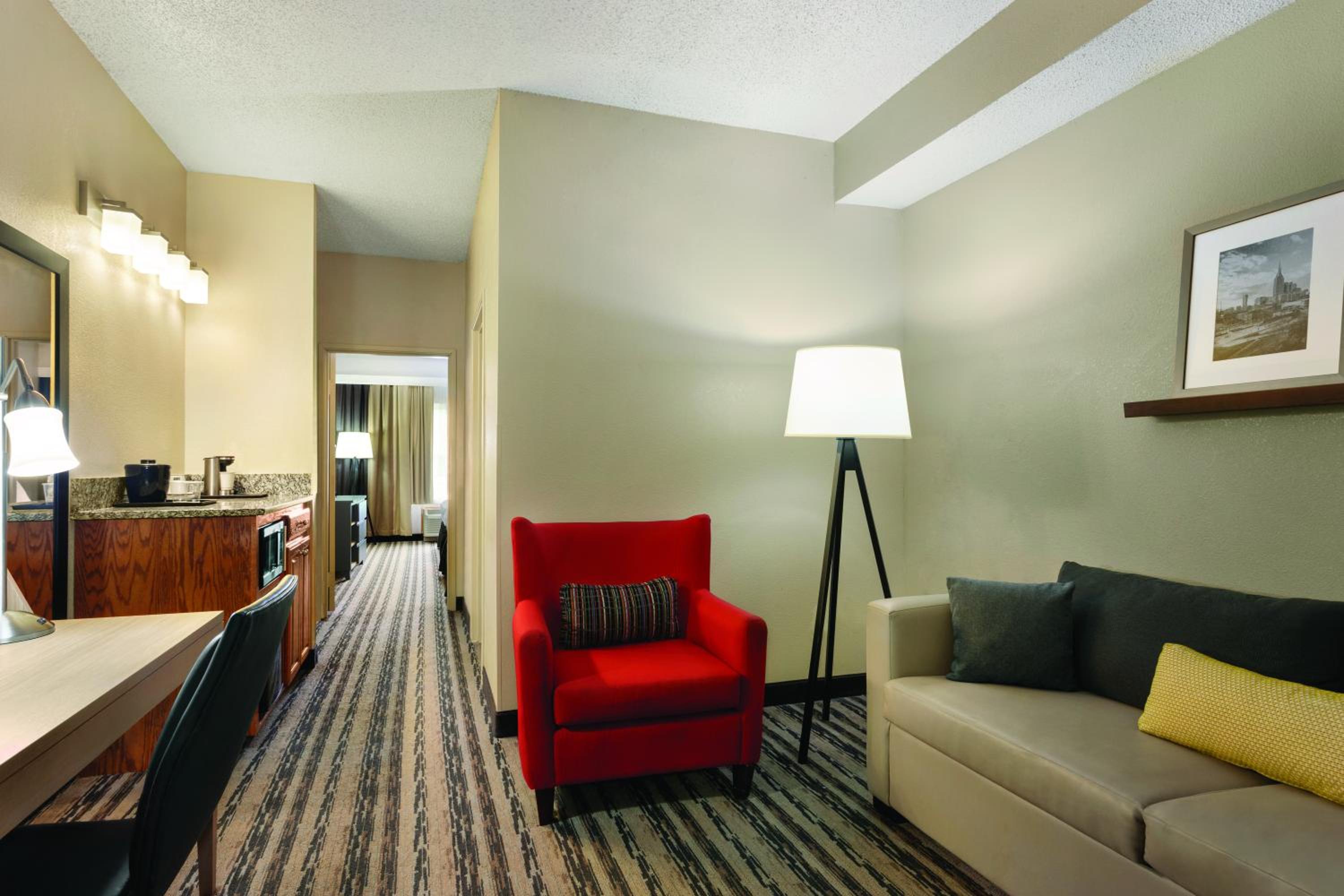 One-Bedroom King Suite - Photo 2