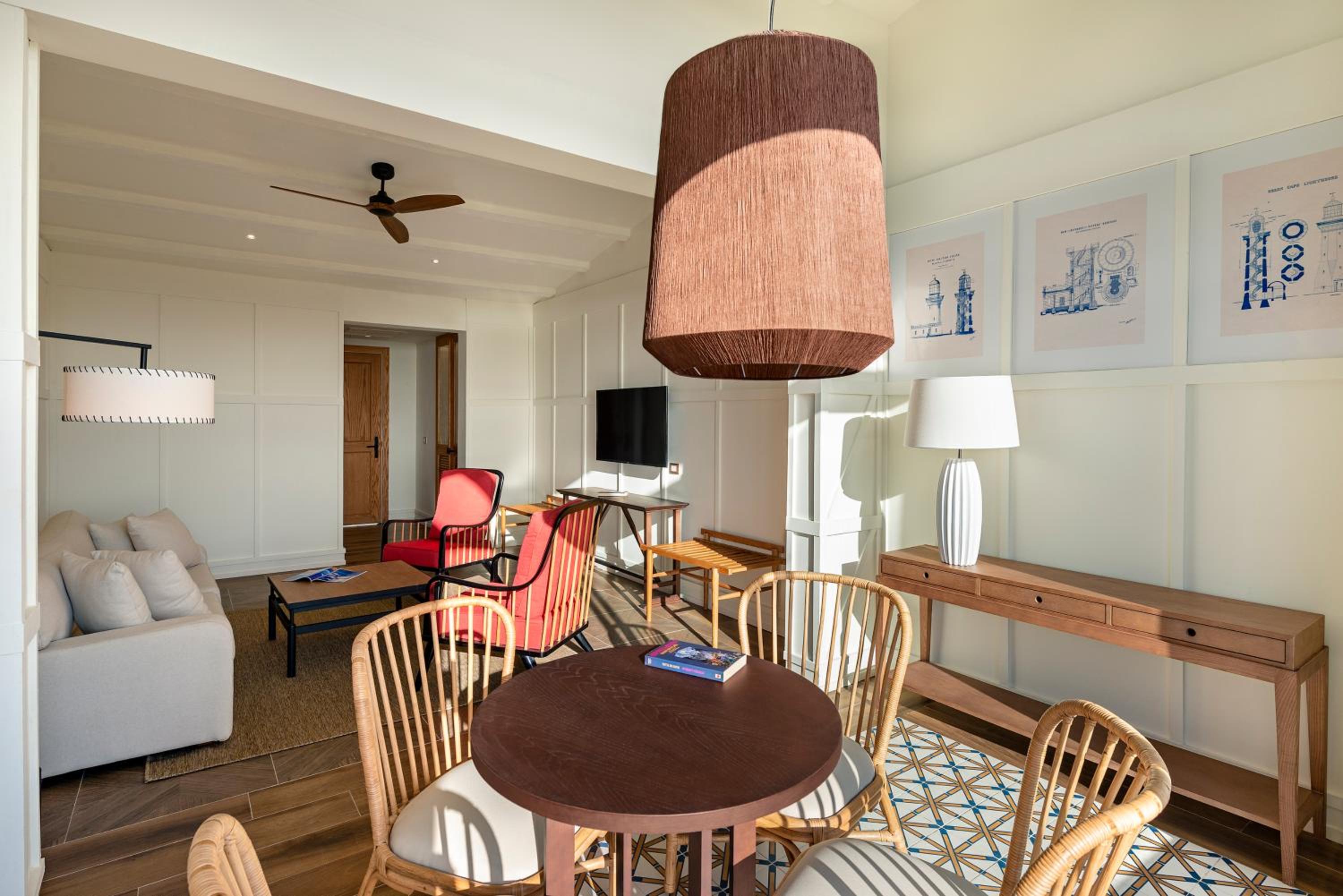 Privilege Royal Master Suite Ocean Front Single