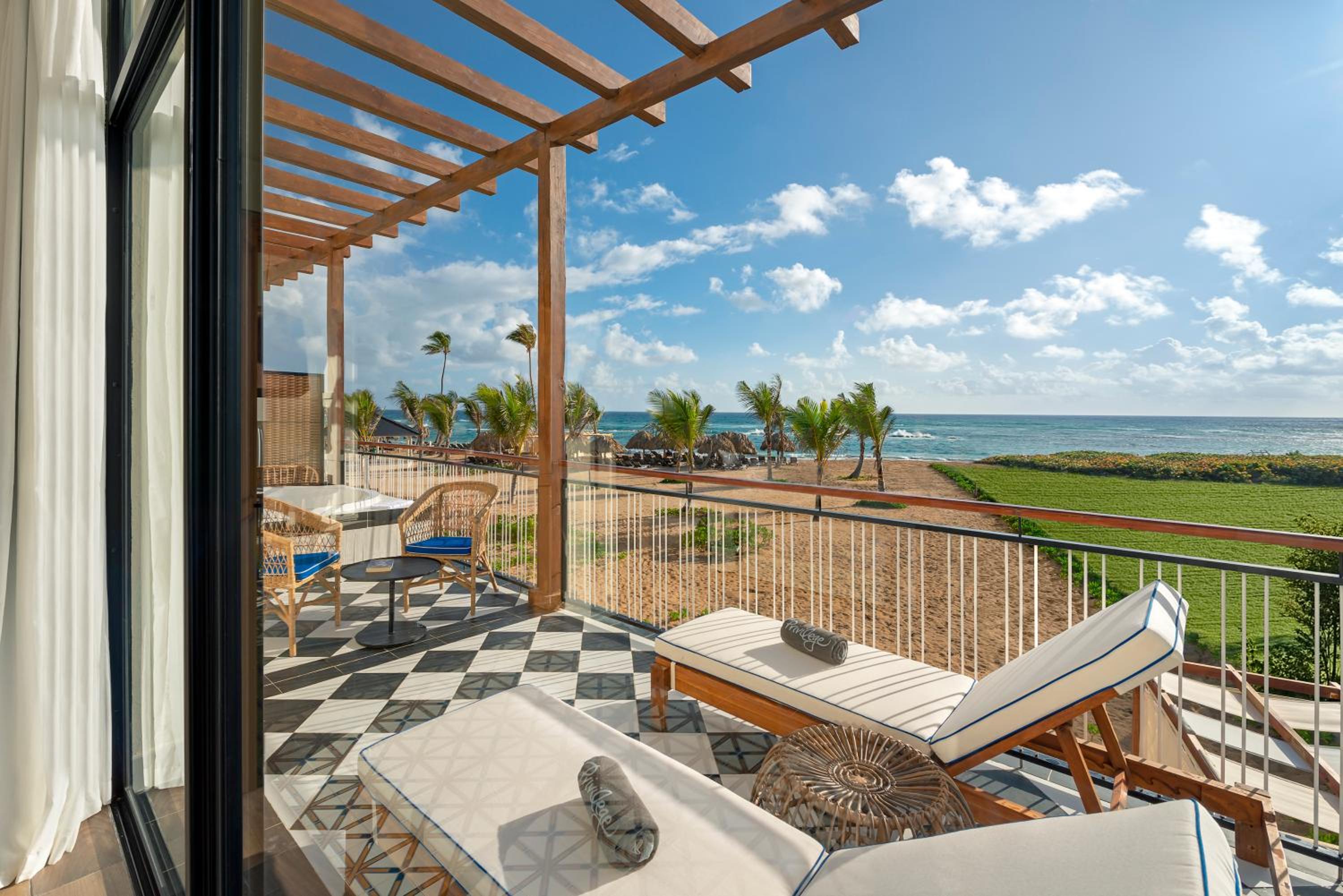 Privilege Royal Master Suite Ocean Front Single