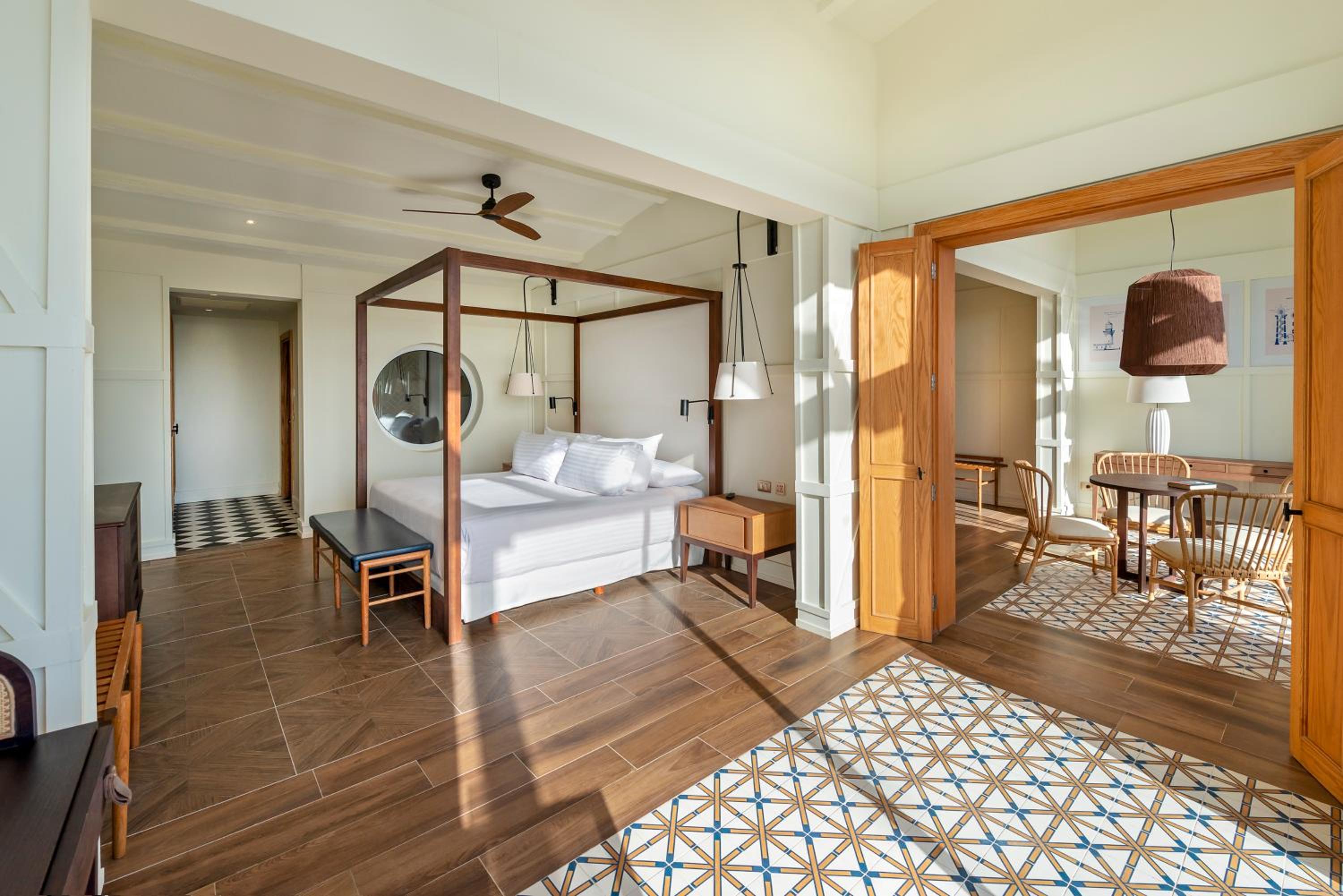 Privilege Royal Master Suite Ocean Front thumbnail 6