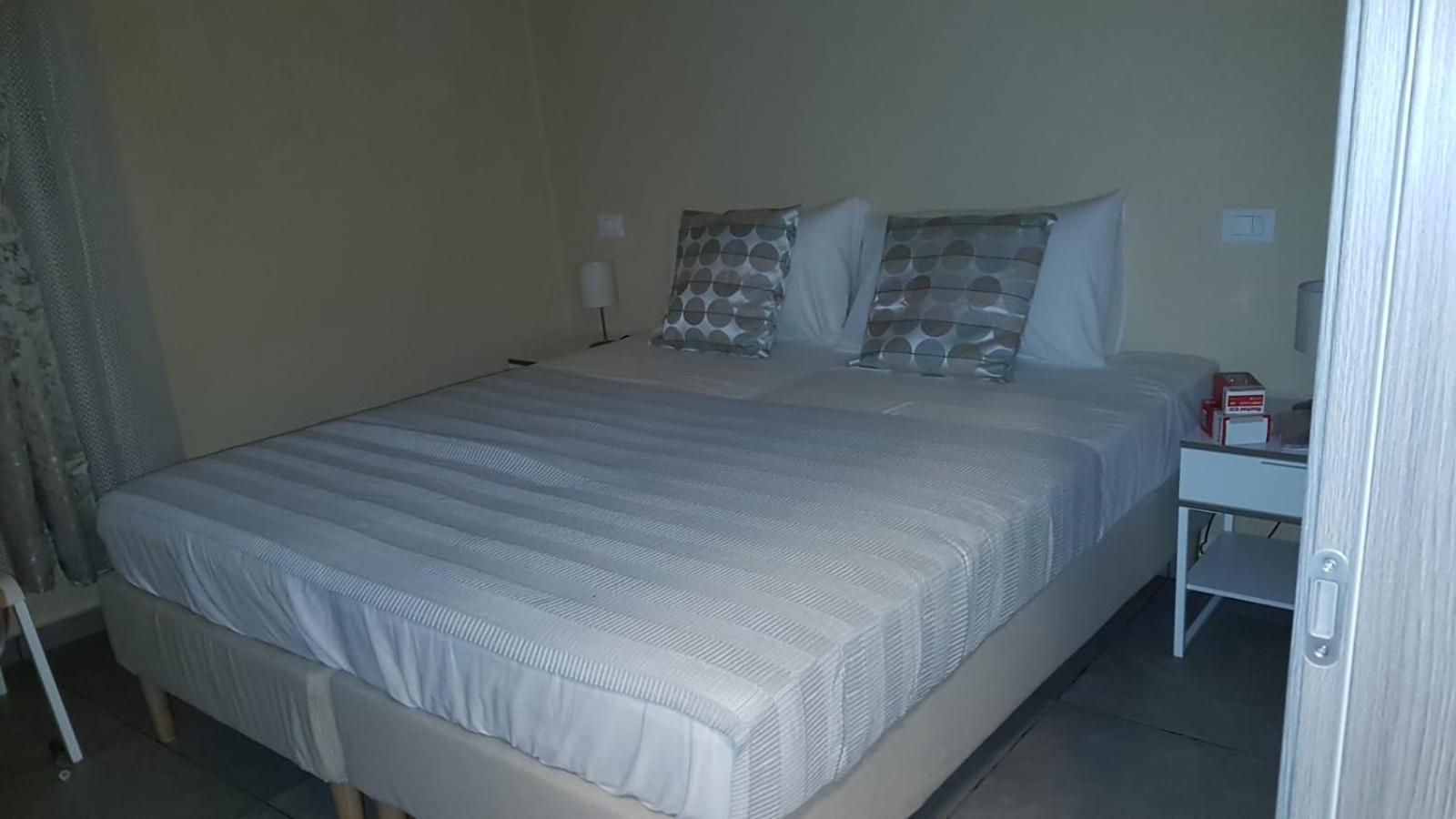 Deluxe Double Room with Shower