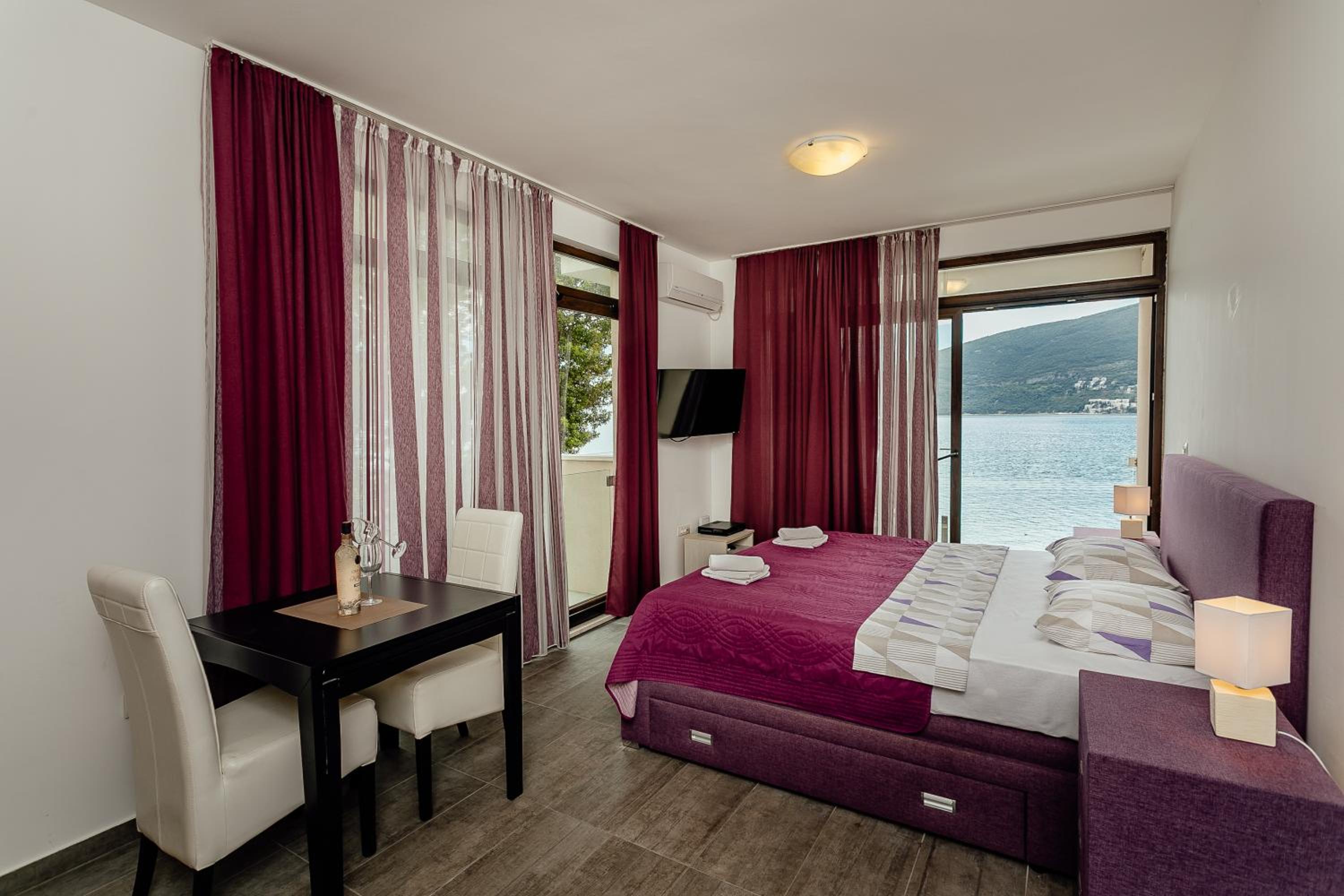 Studio Apartment With Sea View
