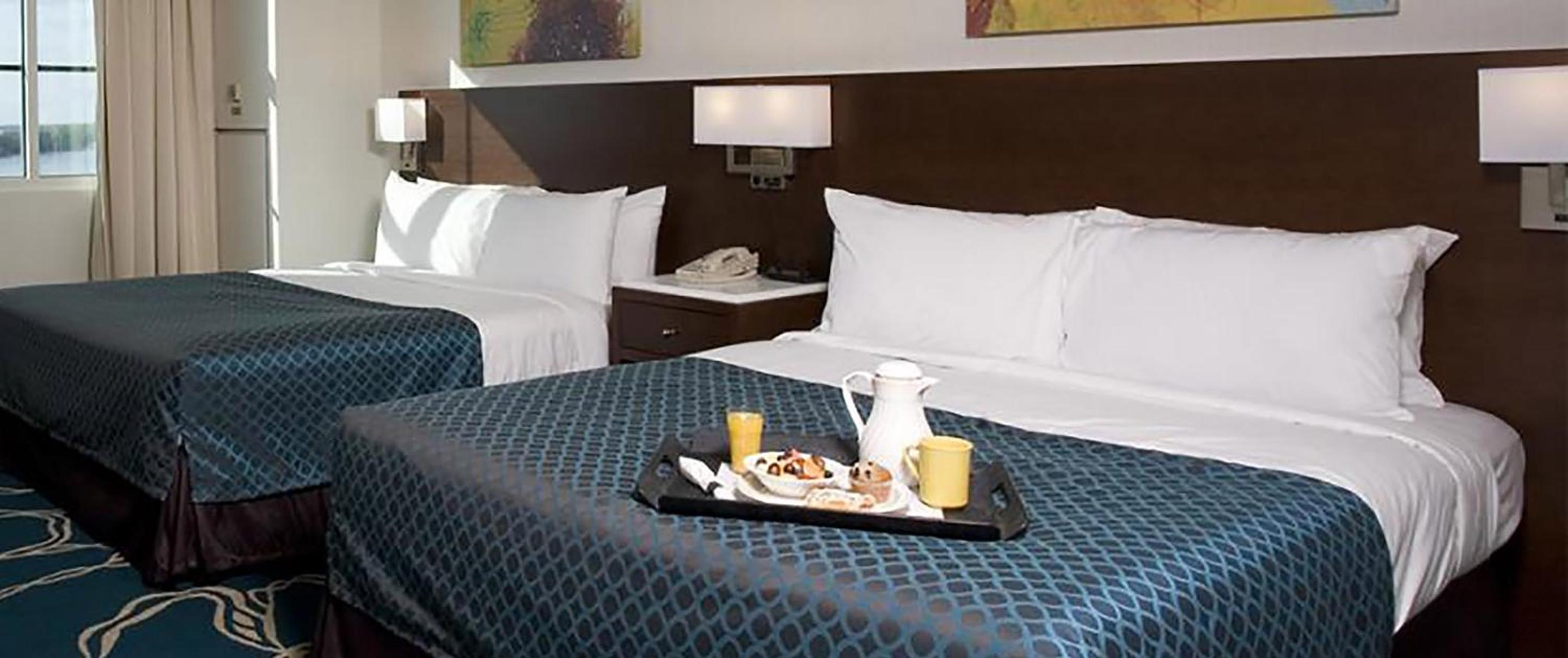 Queen Room with Two Queen Beds - Smoking