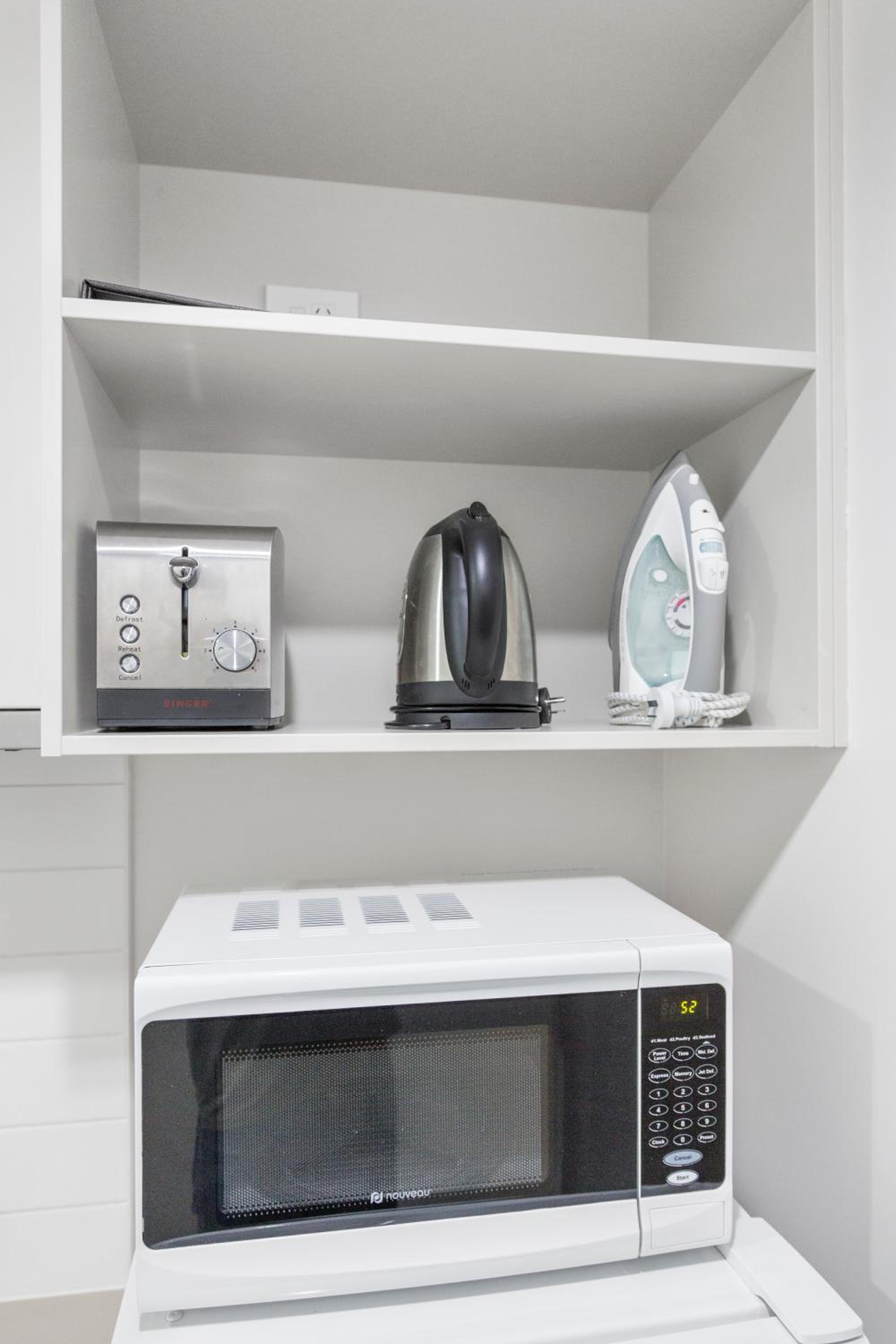 Studio Apartment - Photo 5