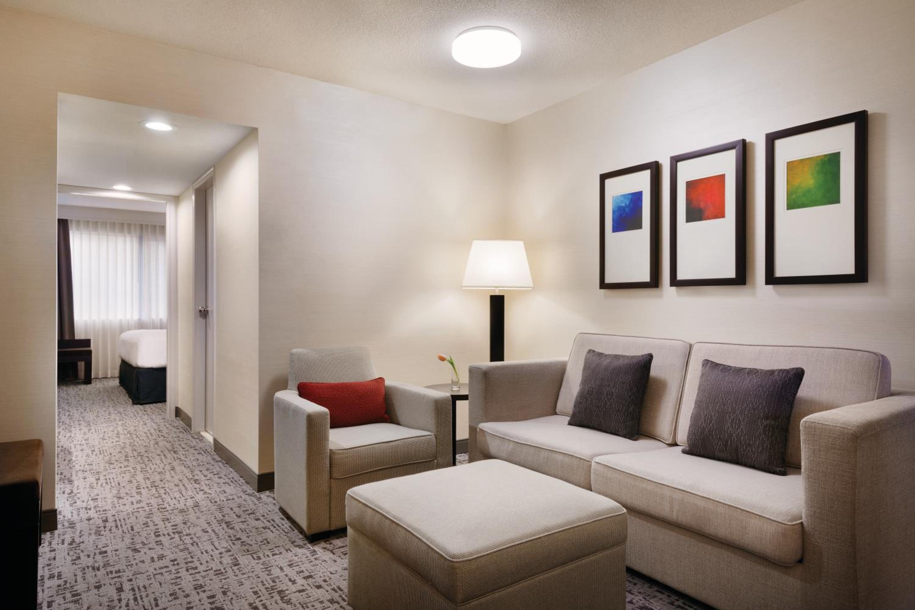 One Bedroom King Suite with Sofa bed, Non Smoking - Photo 2