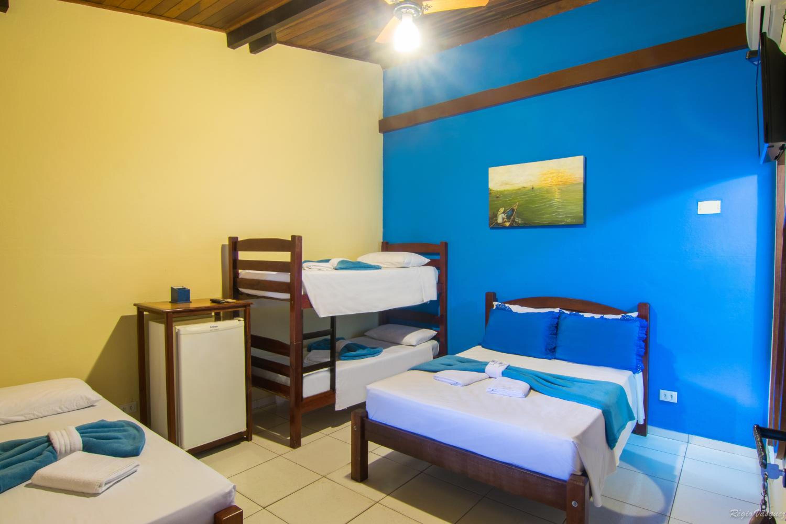 Quintuple Economy Room