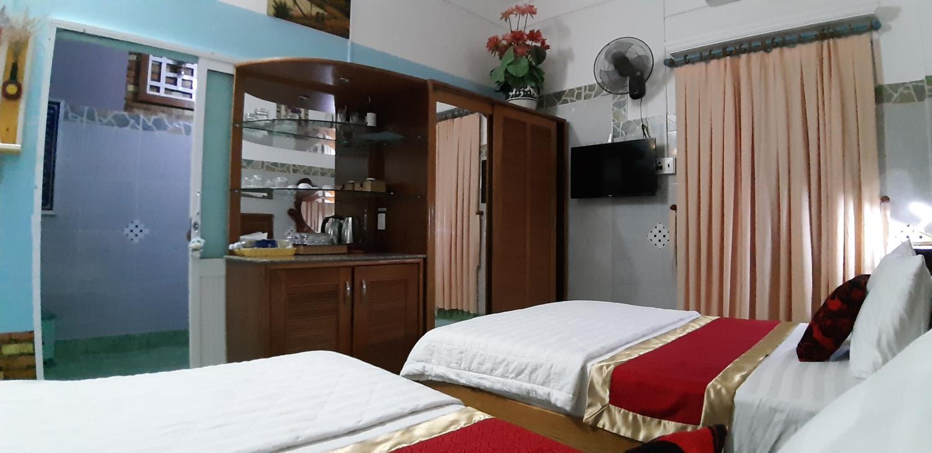 Twin Room with Private Bathroom photo 1