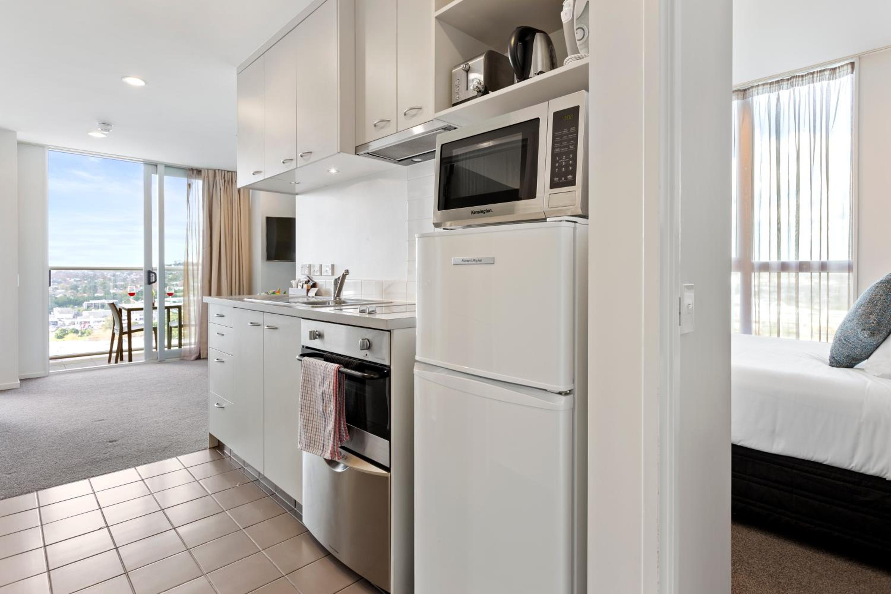 Deluxe Two-Bedroom Apartment - Photo 10