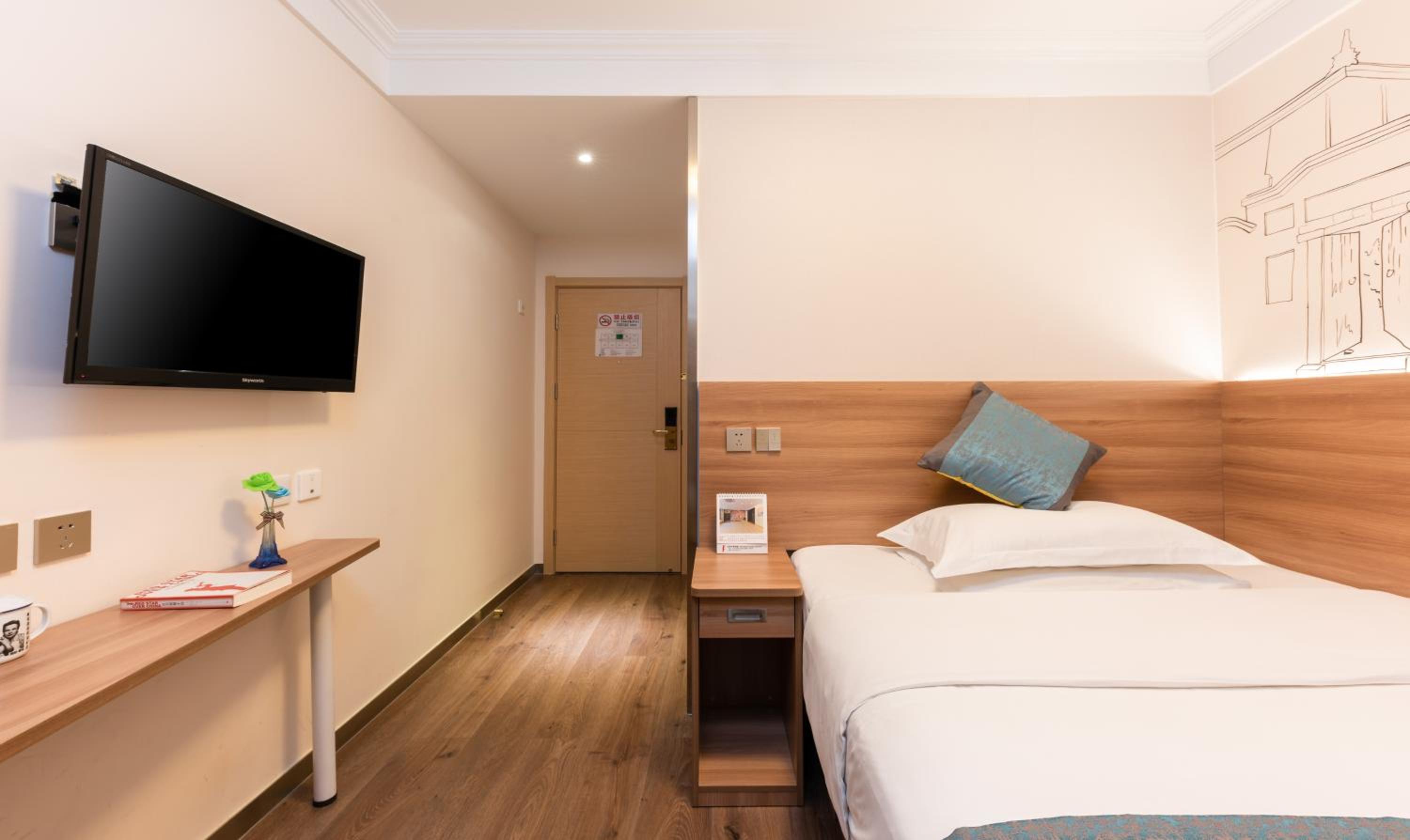 Standard Room (30% discount in Chinese Restaurant except drinks) photo 2