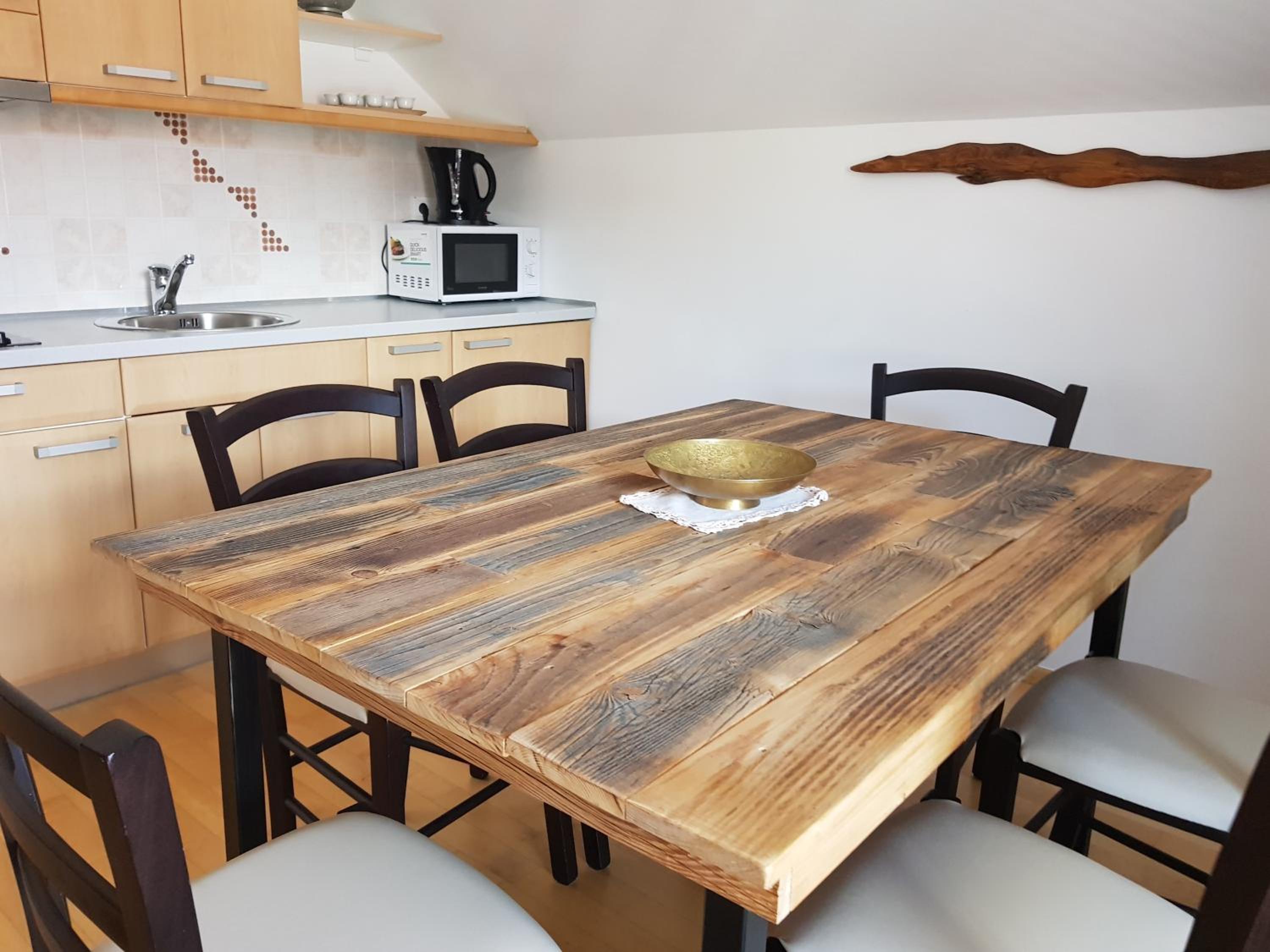 Large Suite - Photo 16