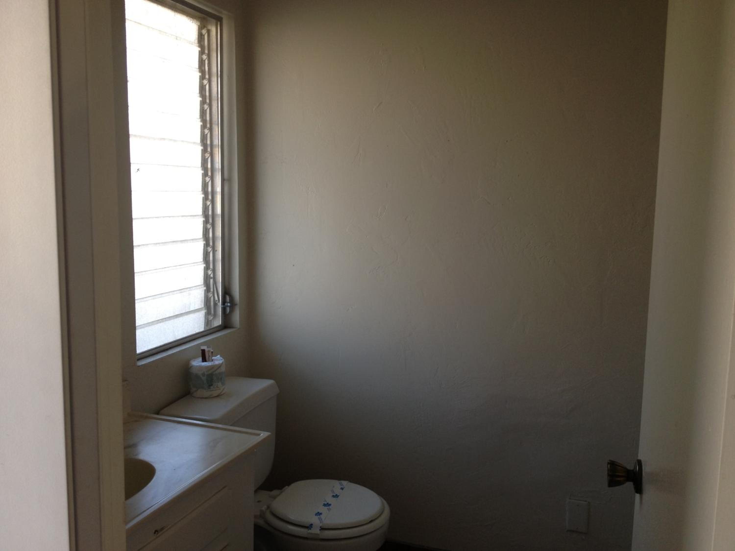 Queen Room with Two Queen Beds - Non-Smoking photo 2