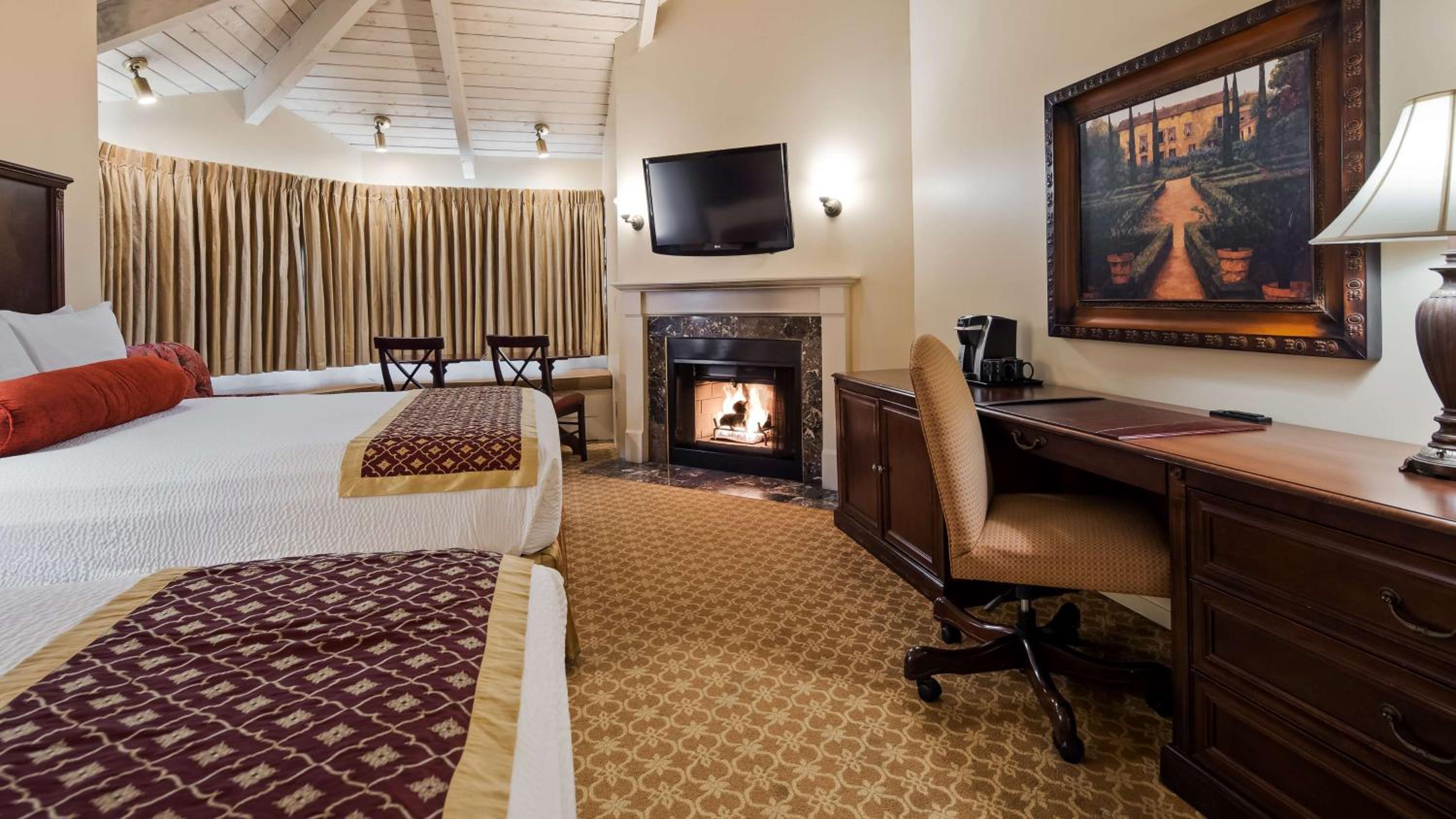 Premier Queen Room with Two Queen Beds - Non-Smoking - Photo 1