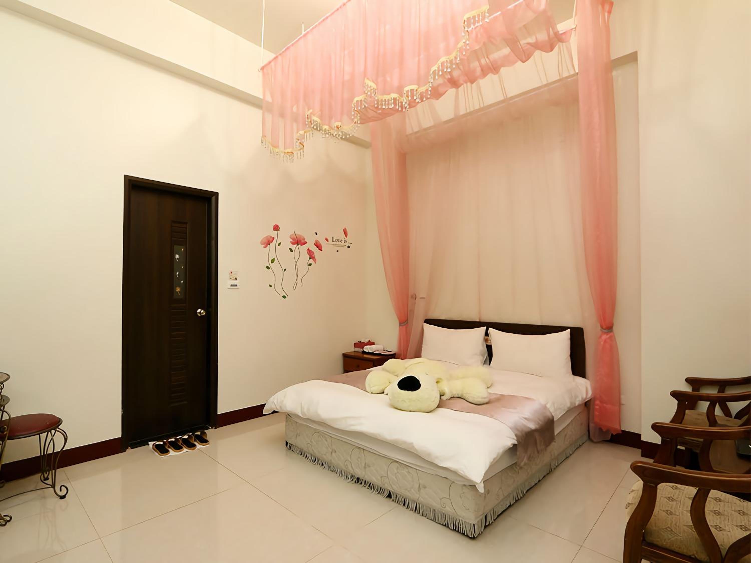 Standard Double Room - Photo 3