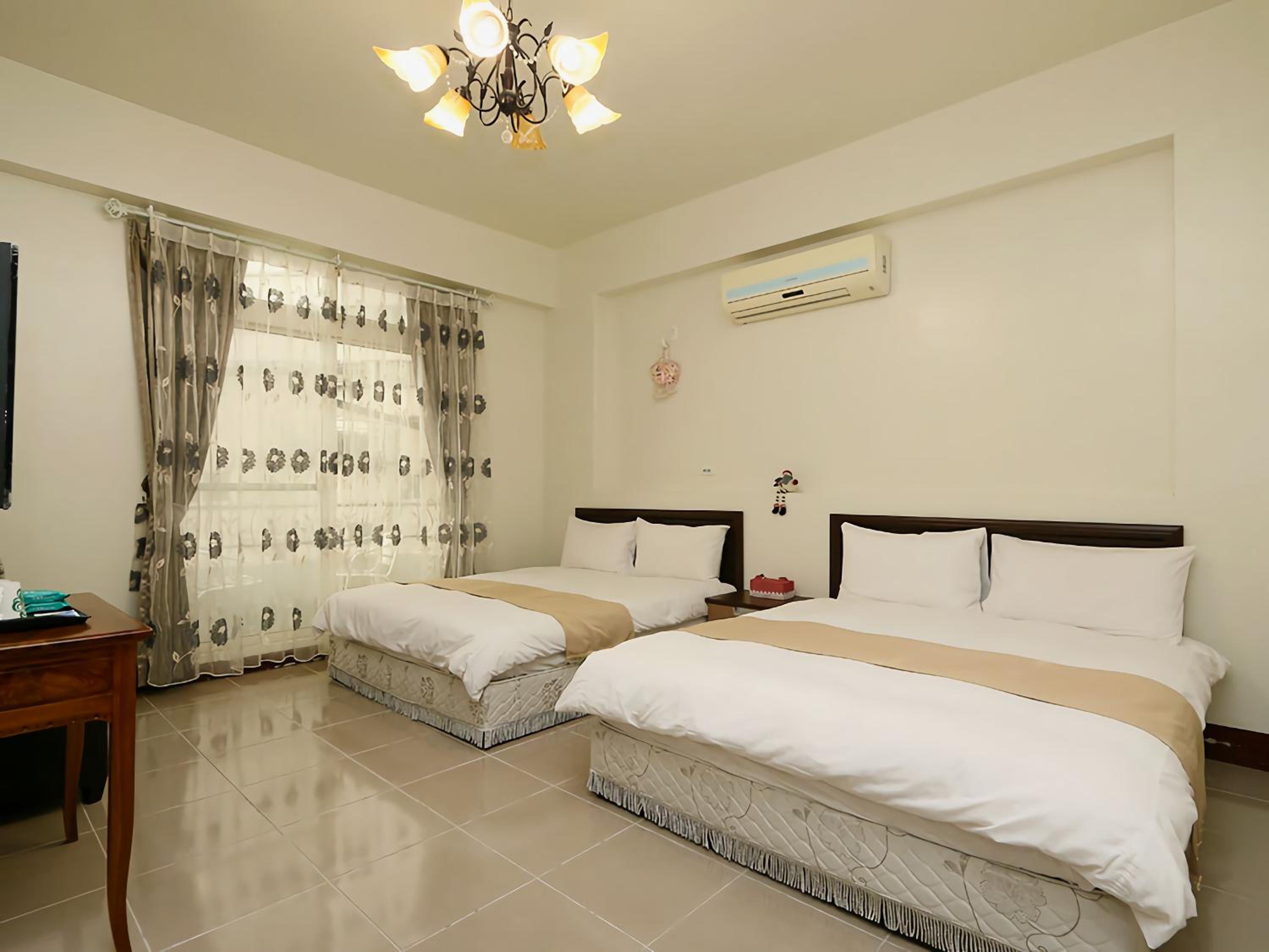 Quadruple Room - Photo 3