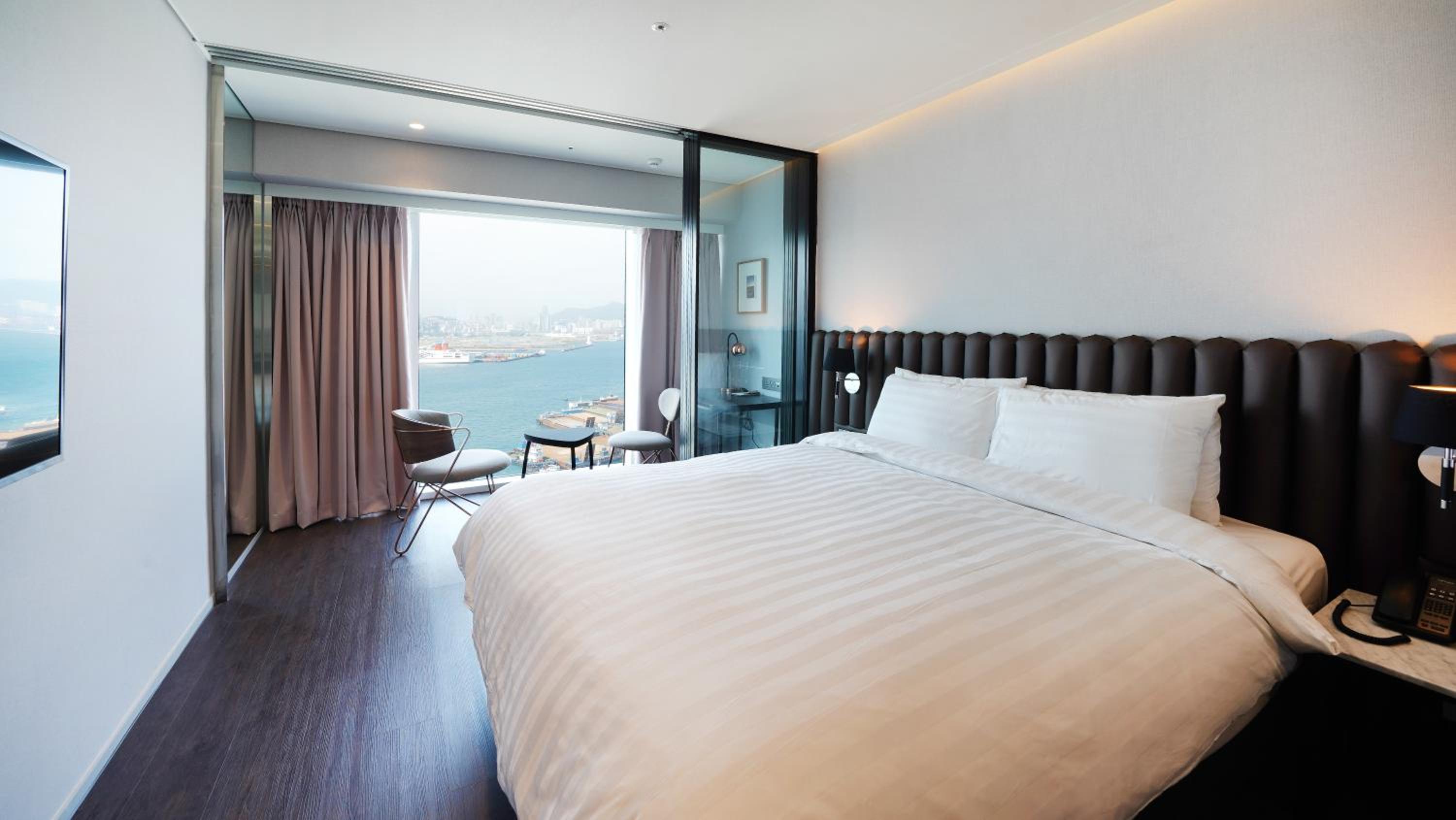 Deluxe Double Room with Ocean View - Photo 10