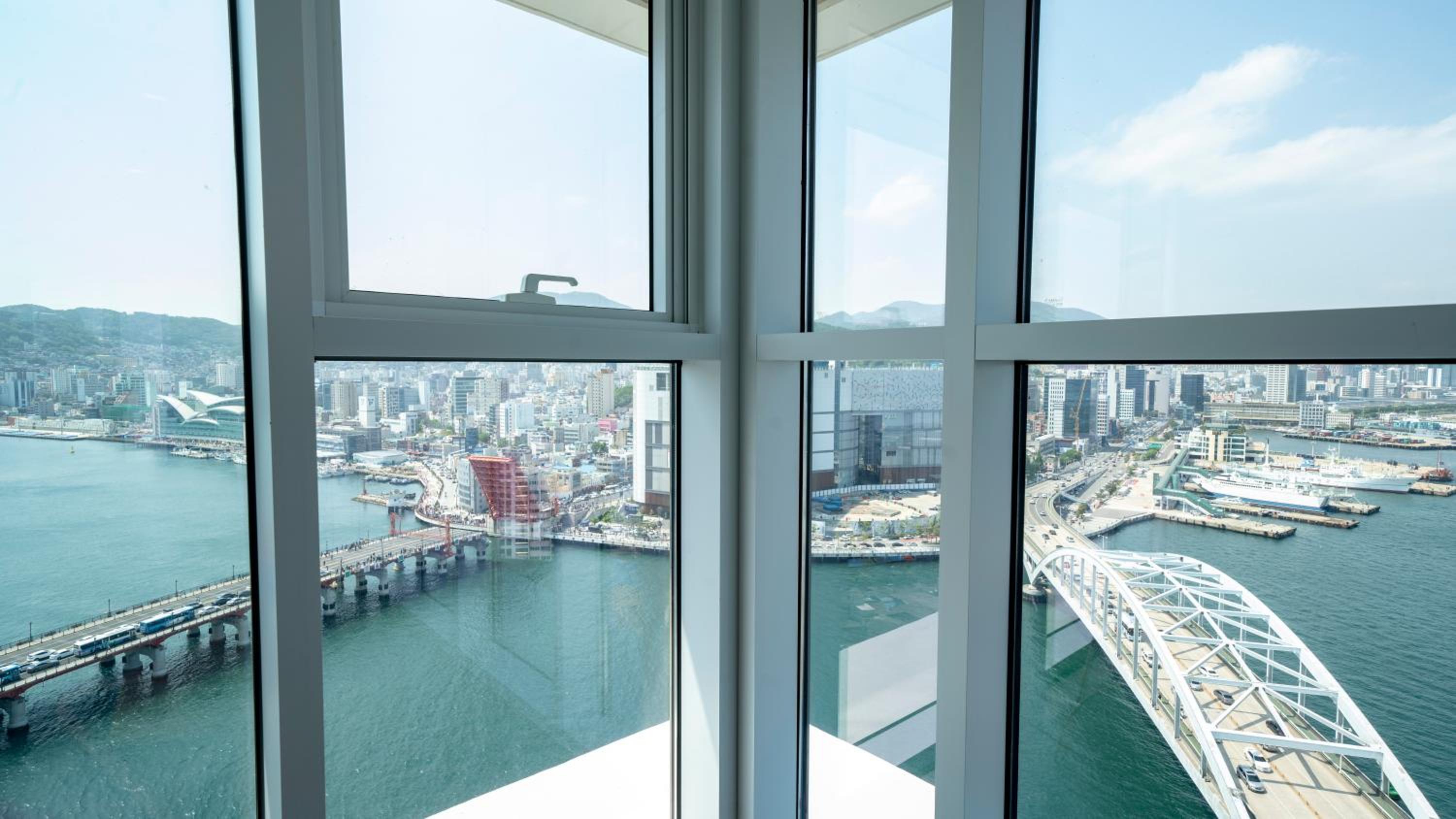 Corner Double Room with Ocean View - Photo 4