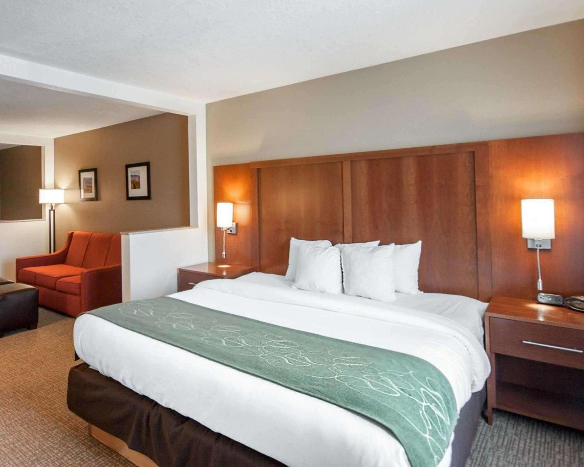 King Suite - Photo 3