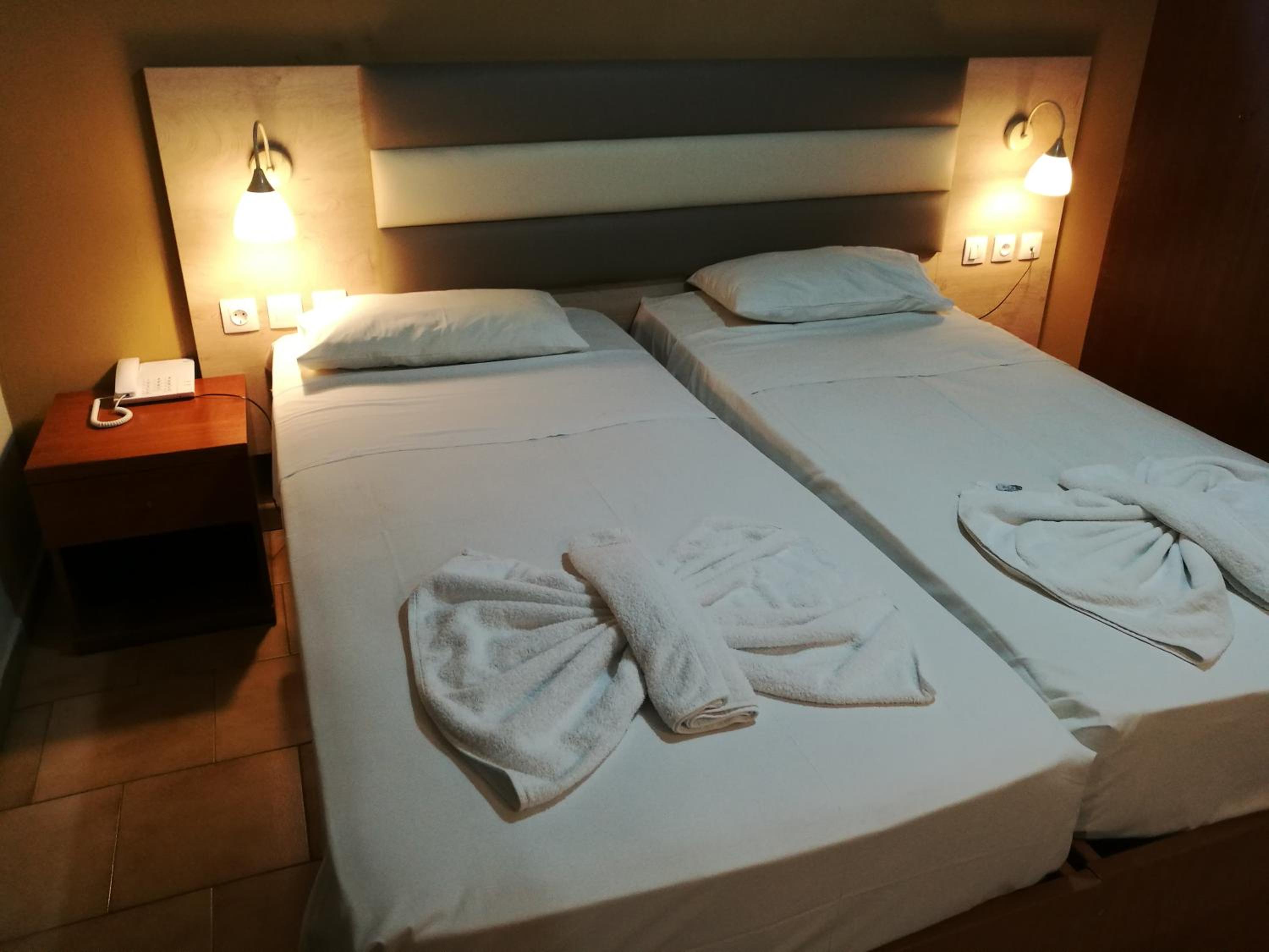 Double Room with Balcony - Photo 1