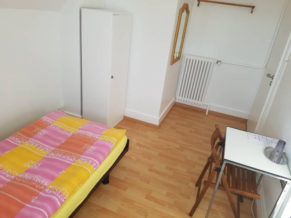Small Single Room photo 1