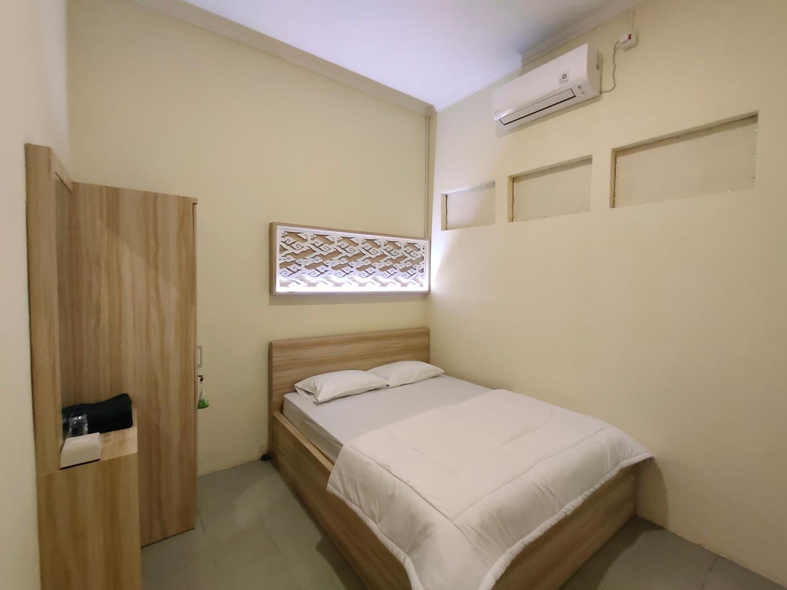 Three-Bedroom House photo 1