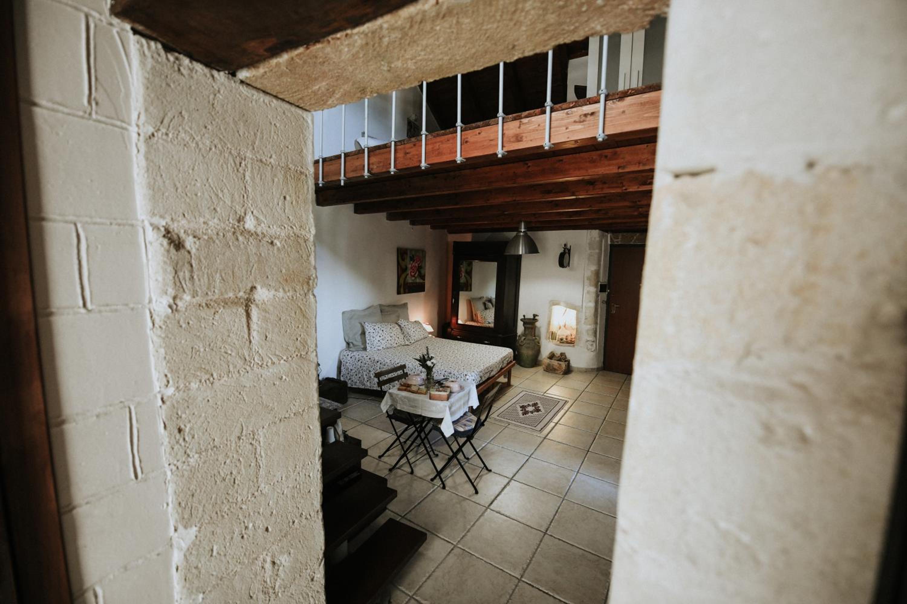 One-Bedroom House - Photo 3