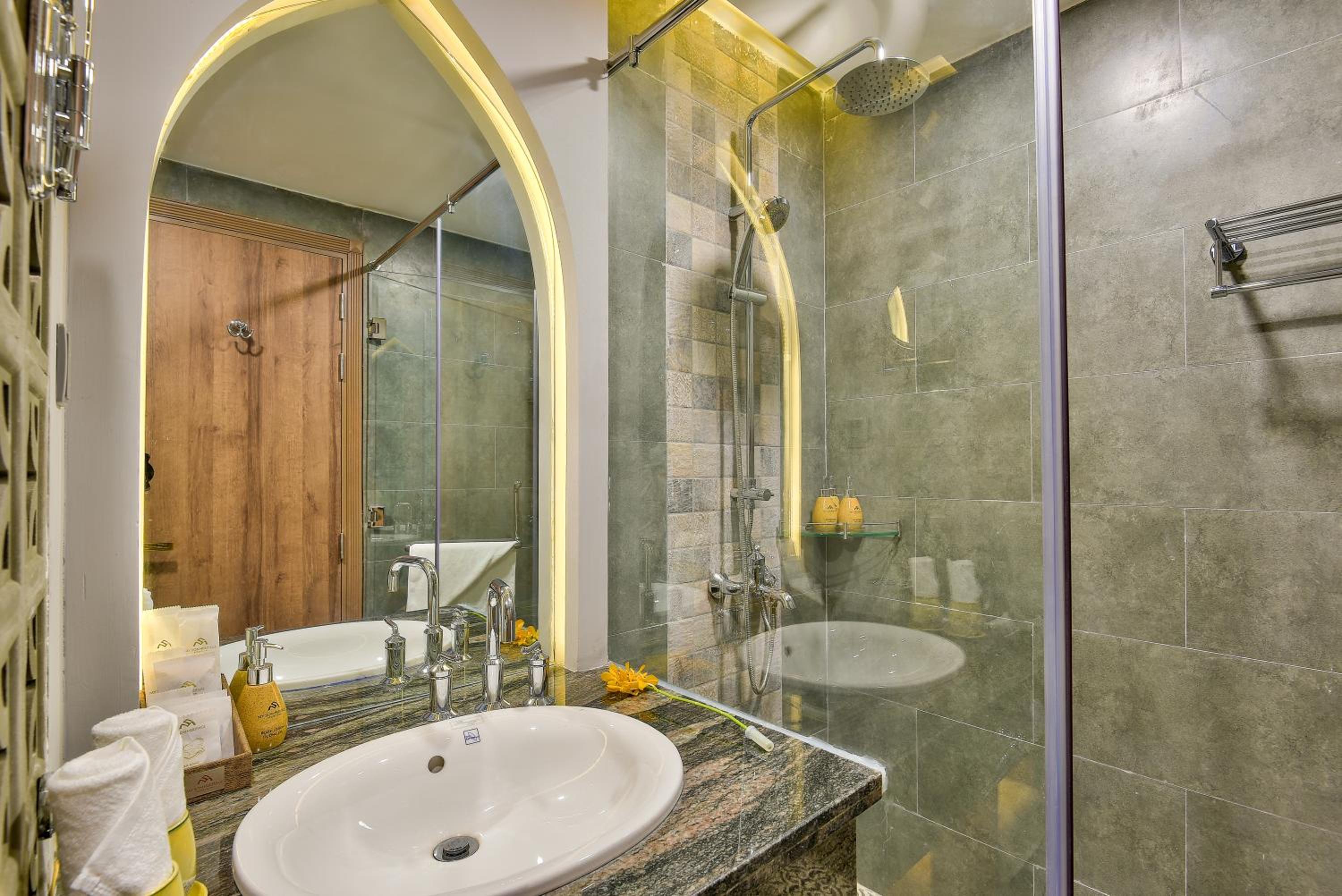 Superior Twin Room - Photo 4
