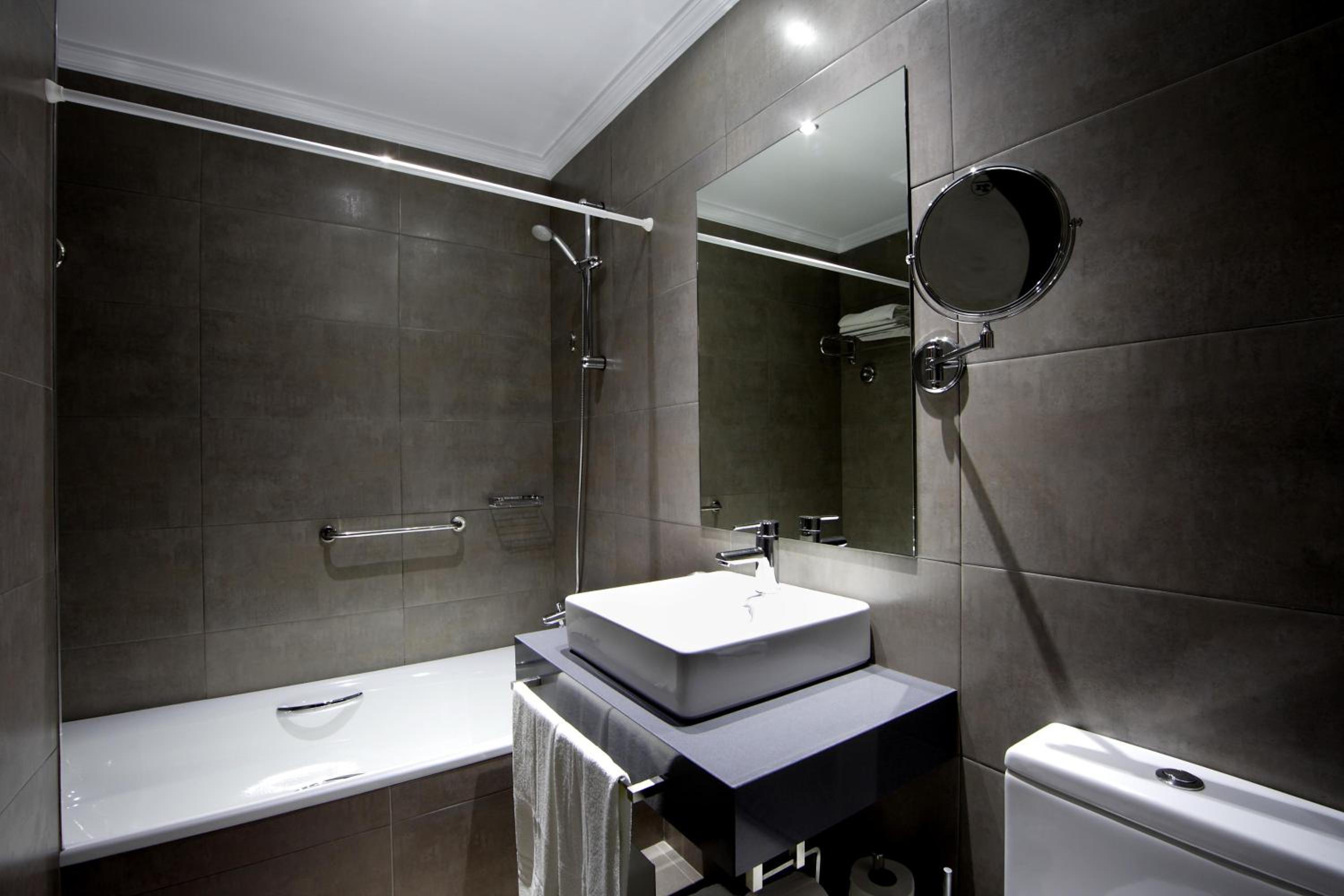 Double Room with Extra Bed photo 2