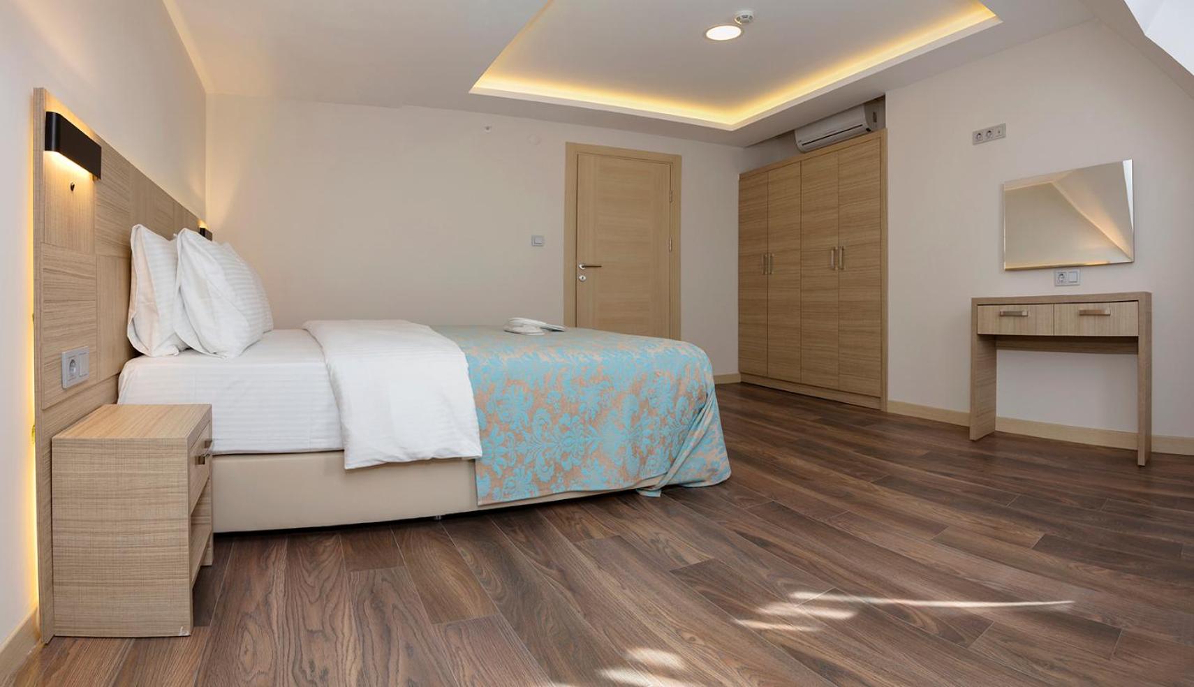 Apartment with Terrace photo 3