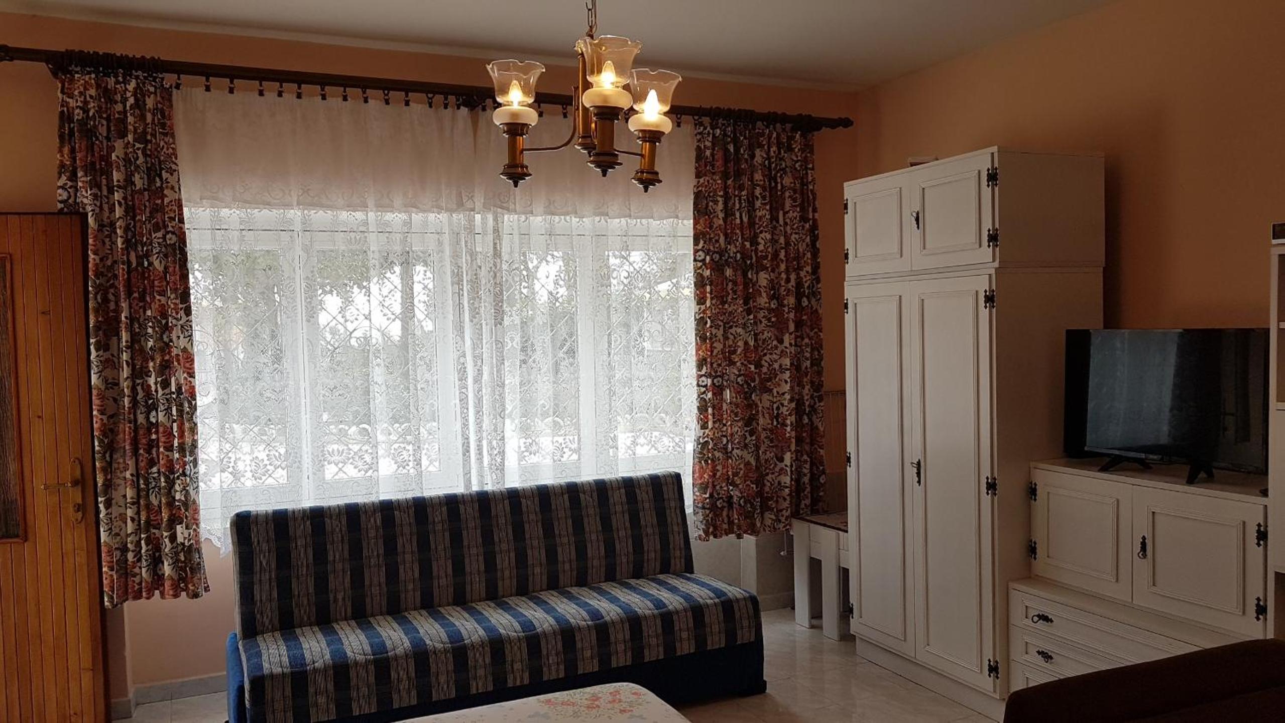 Studio Apartment photo 2
