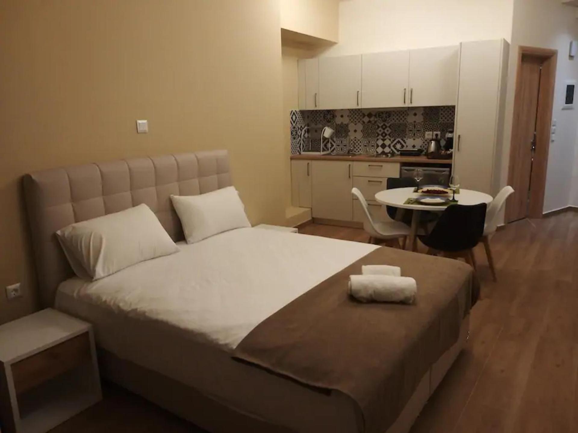 Studio Apartment photo 2