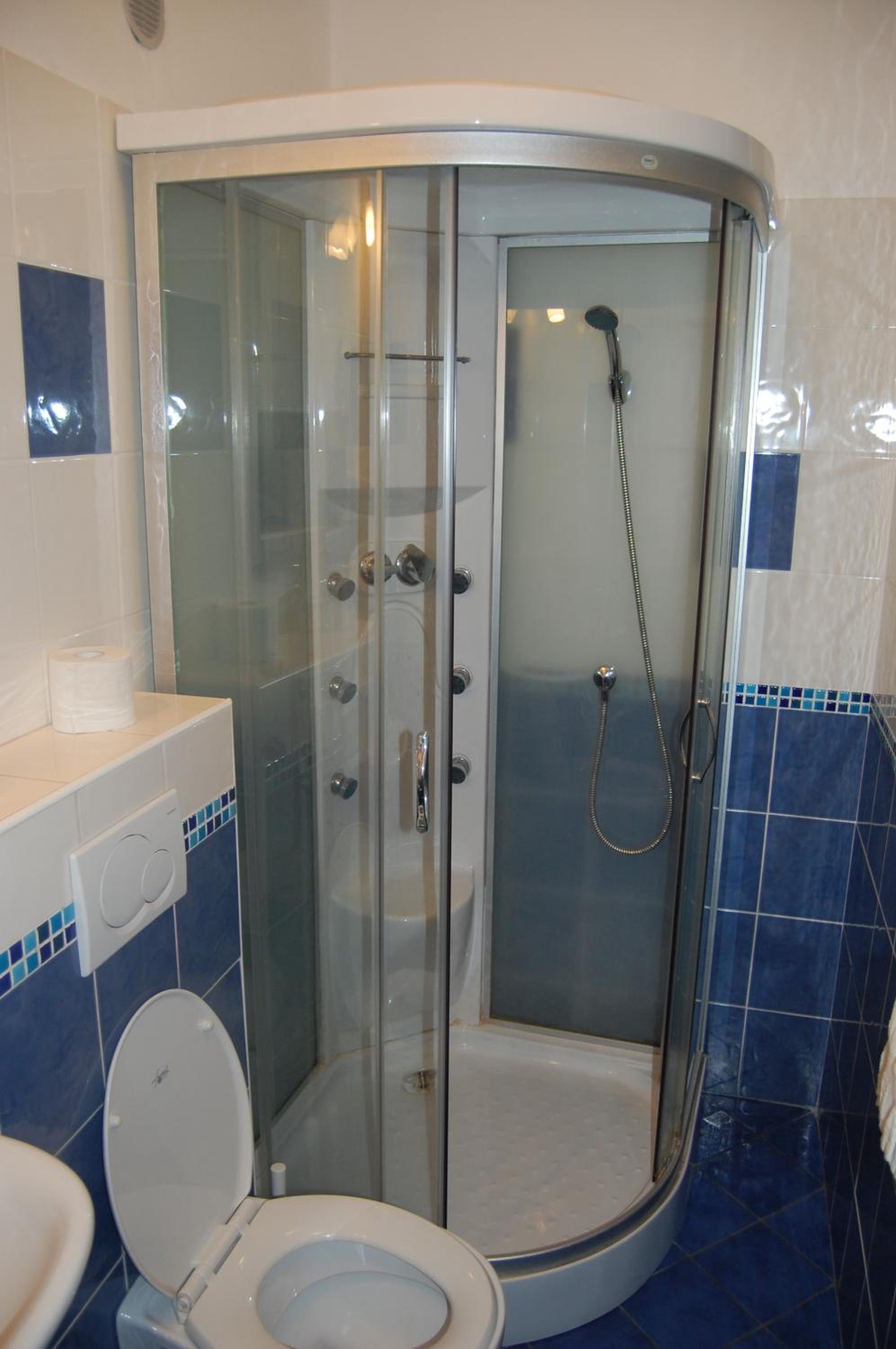Standard Quadruple Room - Photo 3