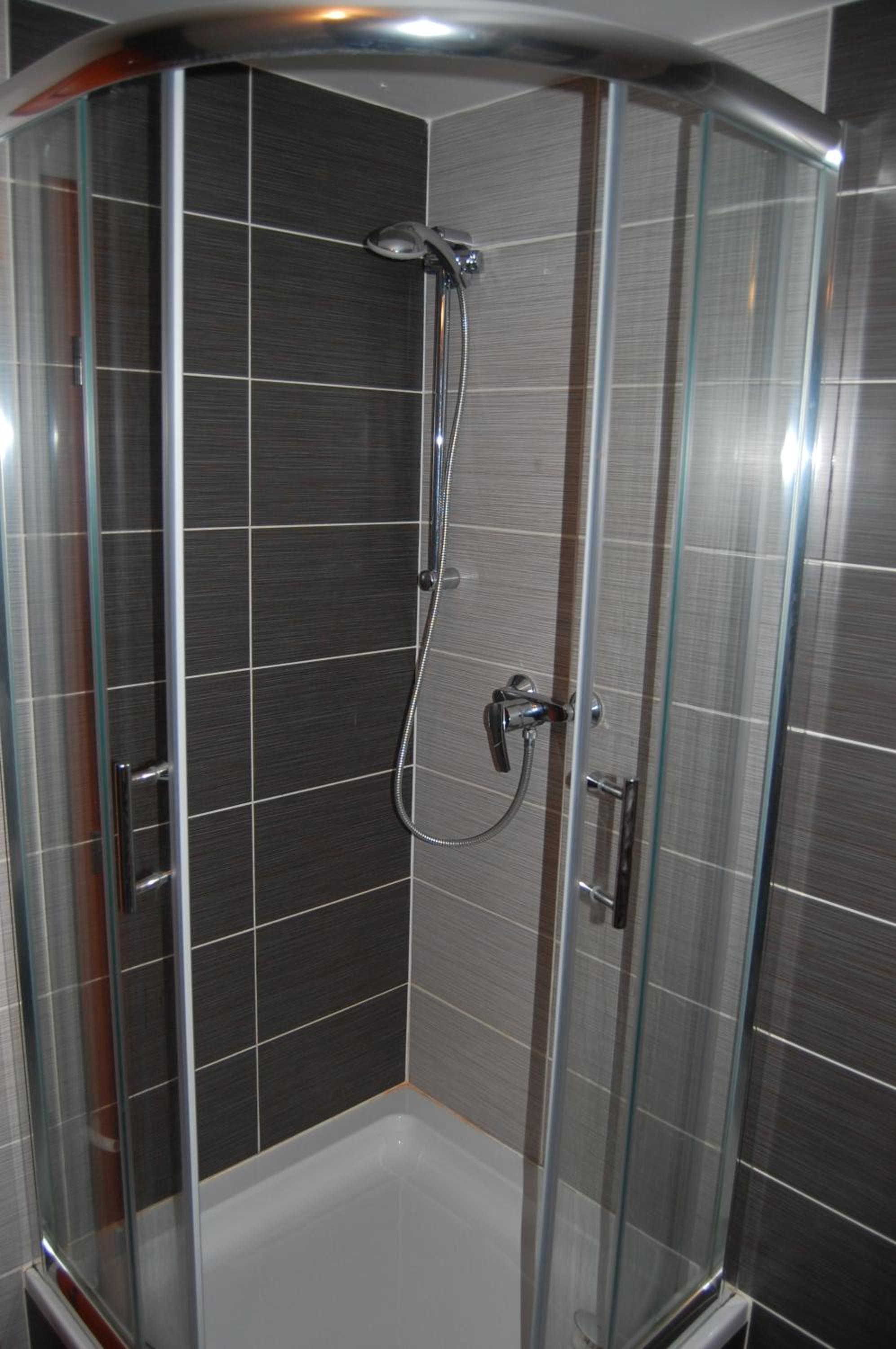 Twin Room - Photo 4