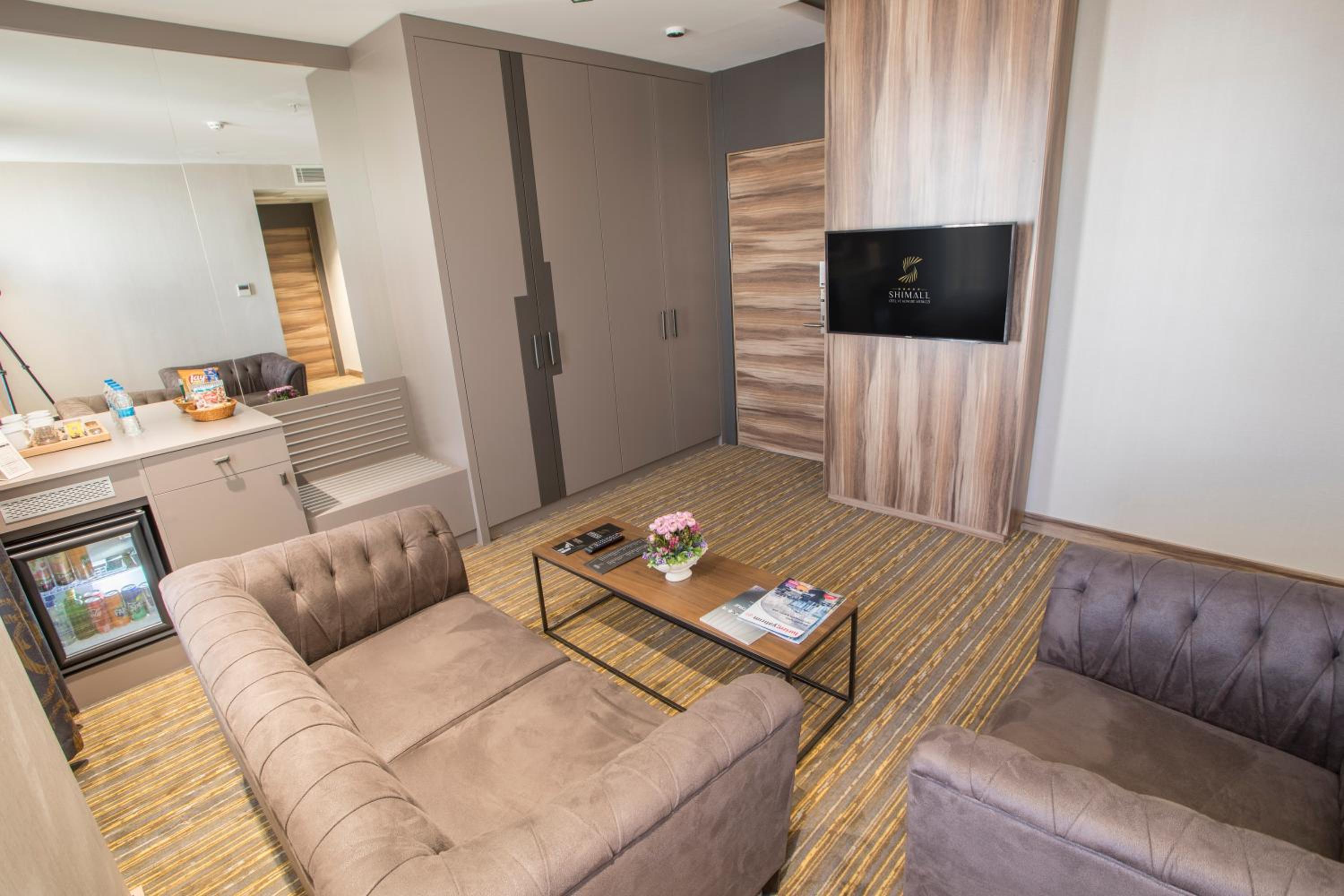 Deluxe Queen Room