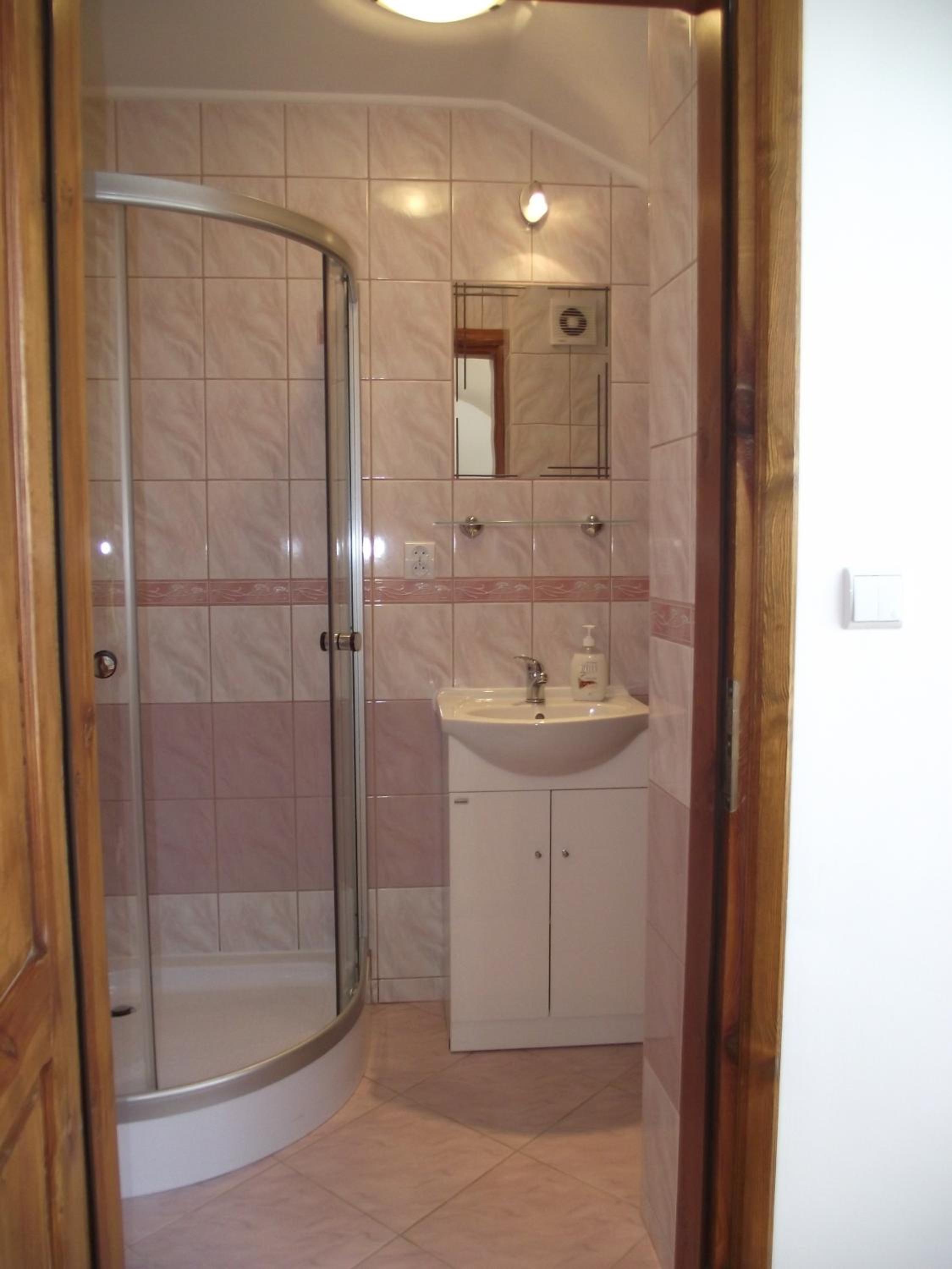Family Room with Private Bathroom - Photo 6