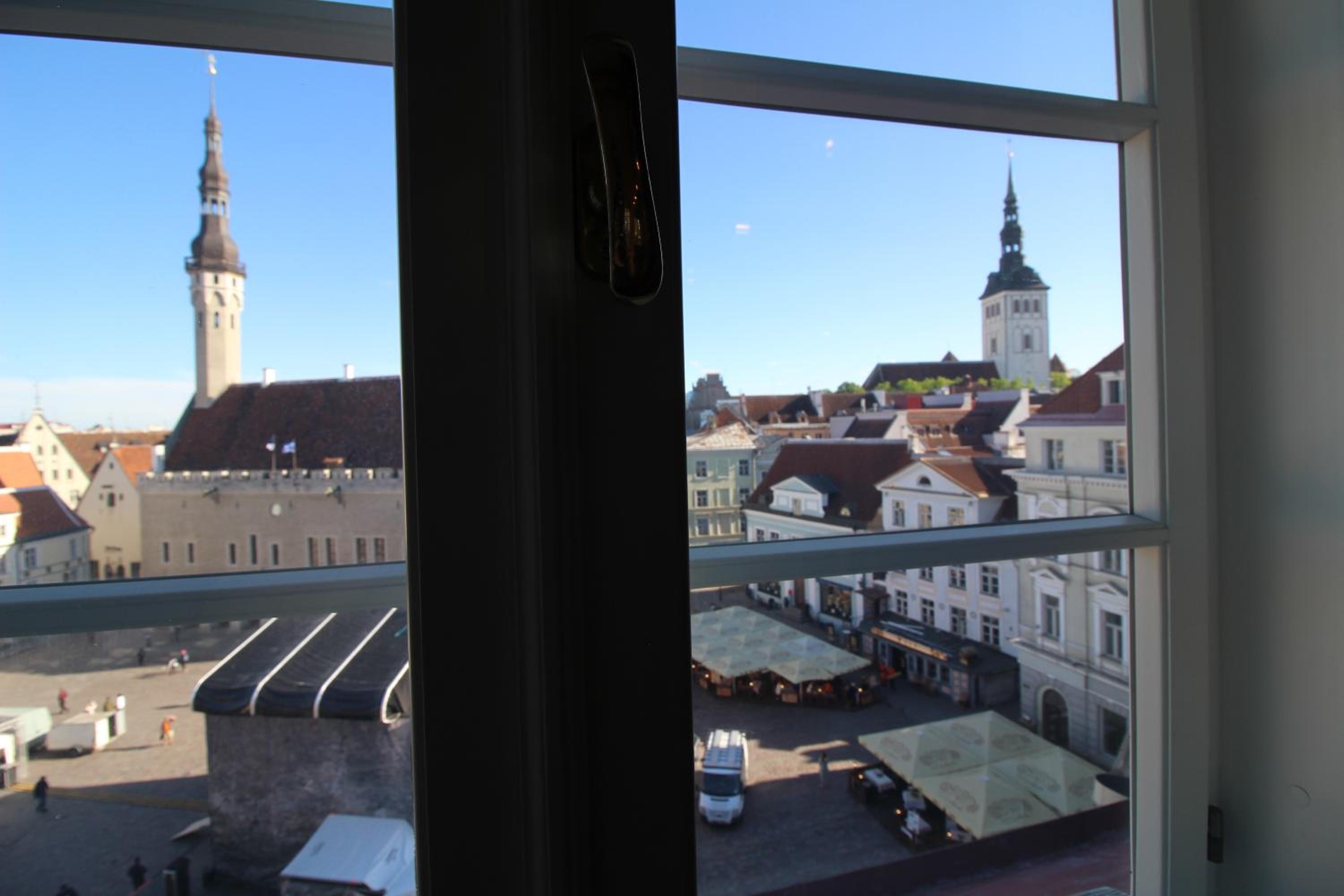Luxury Two-Bedroom Apartment with View - Photo 7