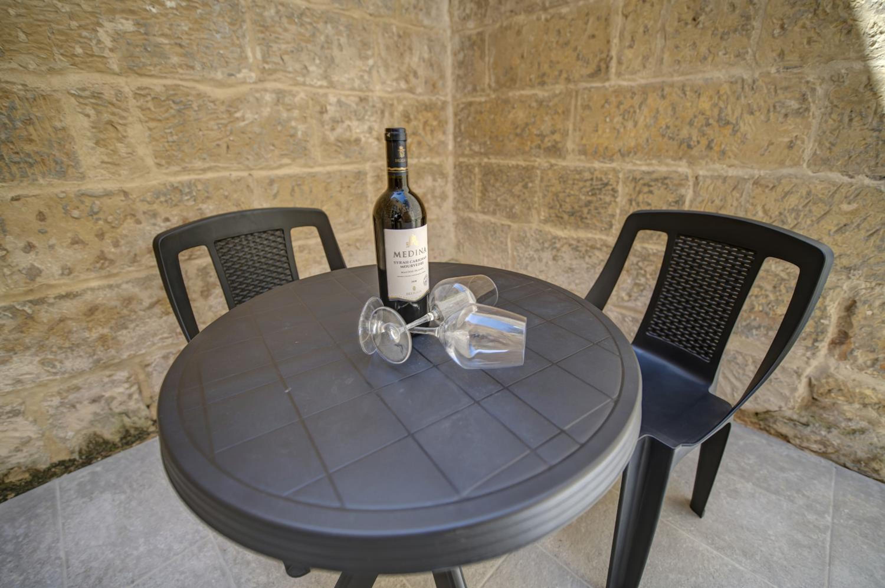 Family Room with Terrace - Photo 9
