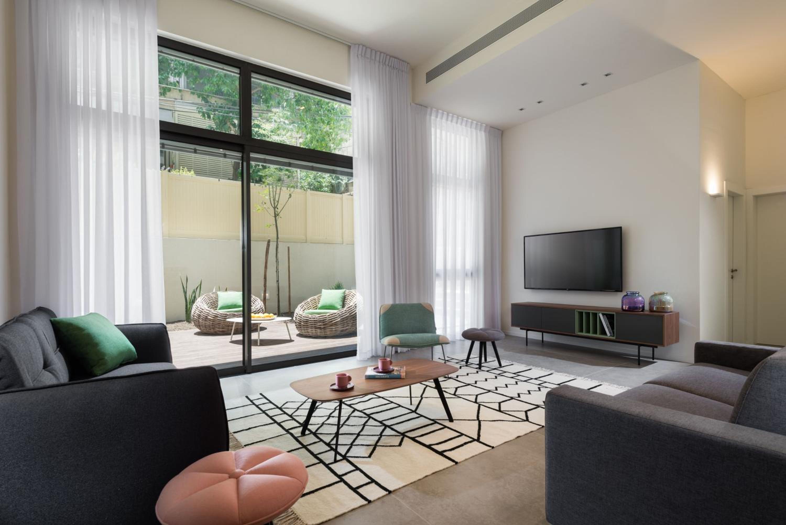 Five Bedrooms Duplex Garden