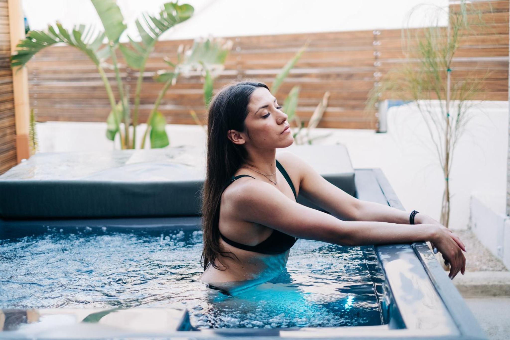 Family Suite with Outdoor Hot Tub  - Photo 2