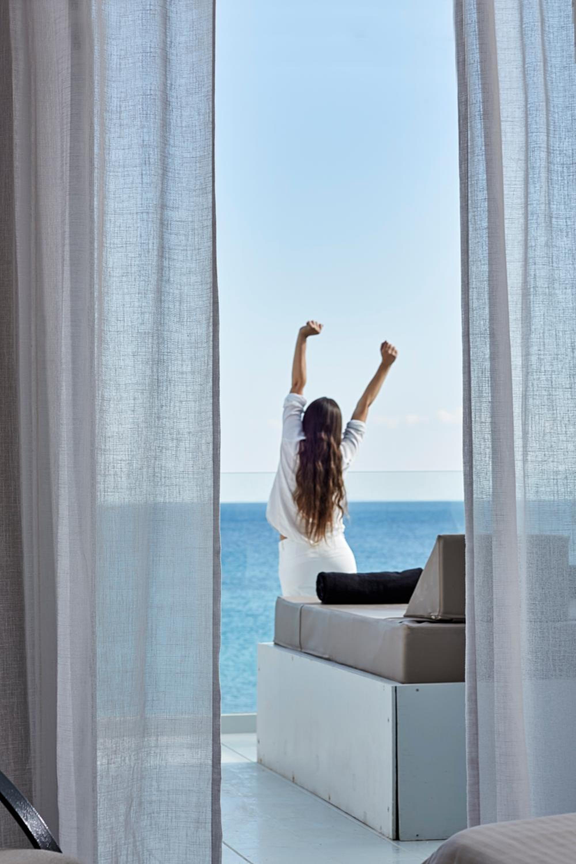 Deluxe Double Room with Sea View - Photo 3
