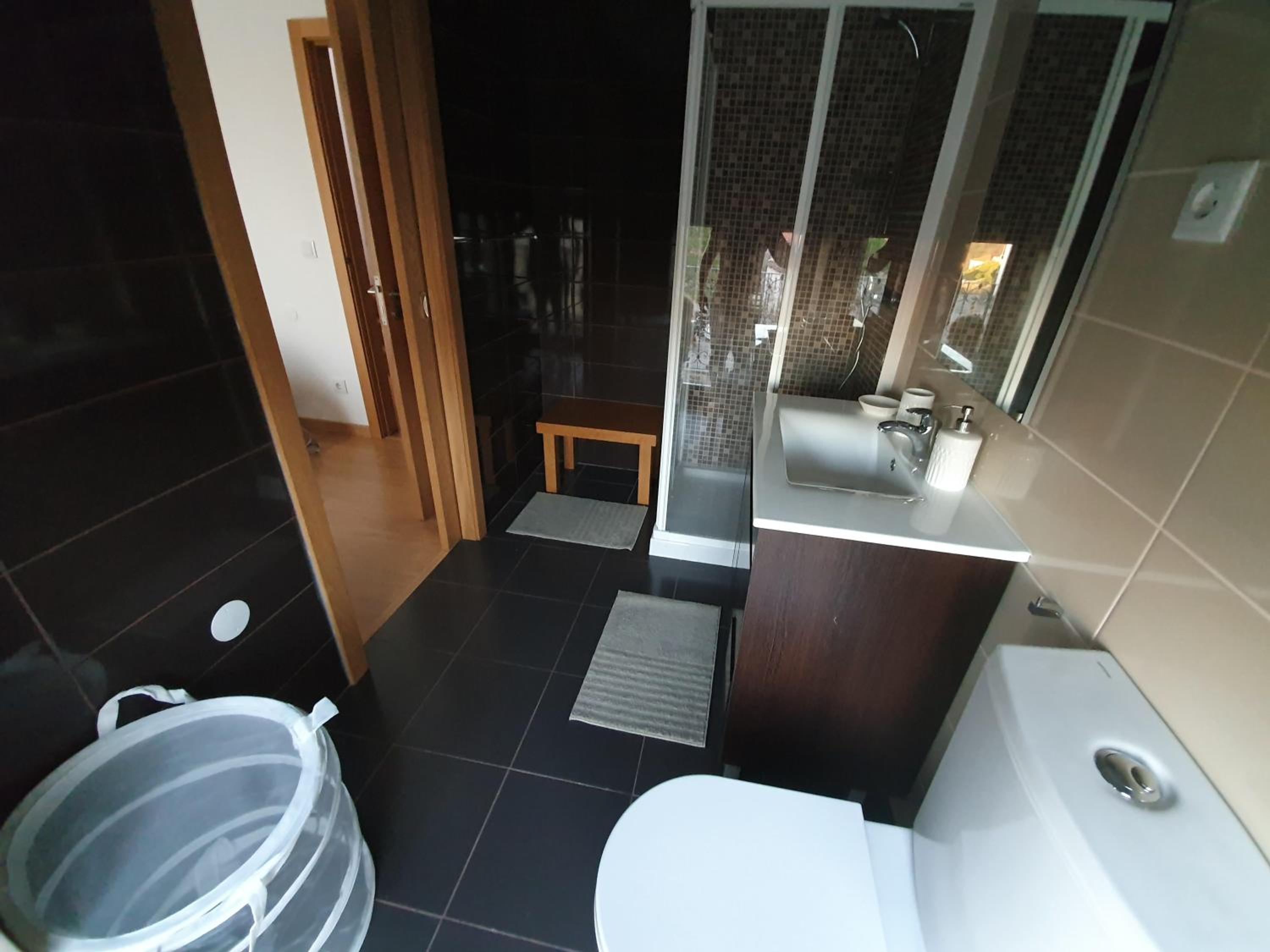 Single Room with Private Bathroom photo 3