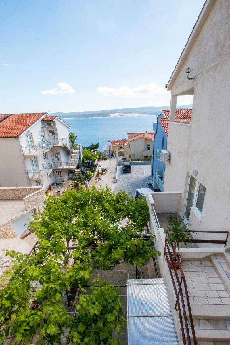 Apartment with Balcony photo 2