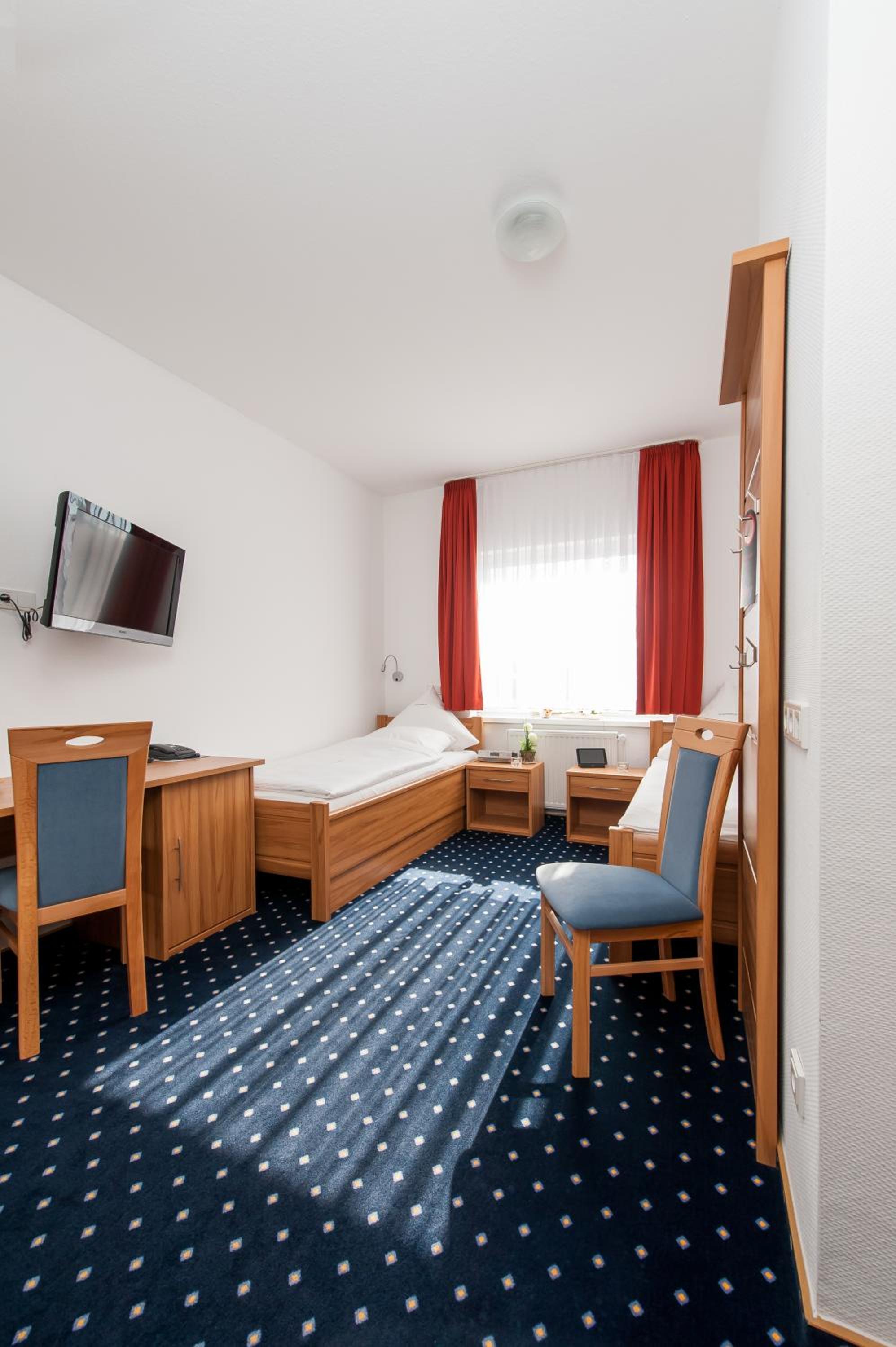Single Room photo 1