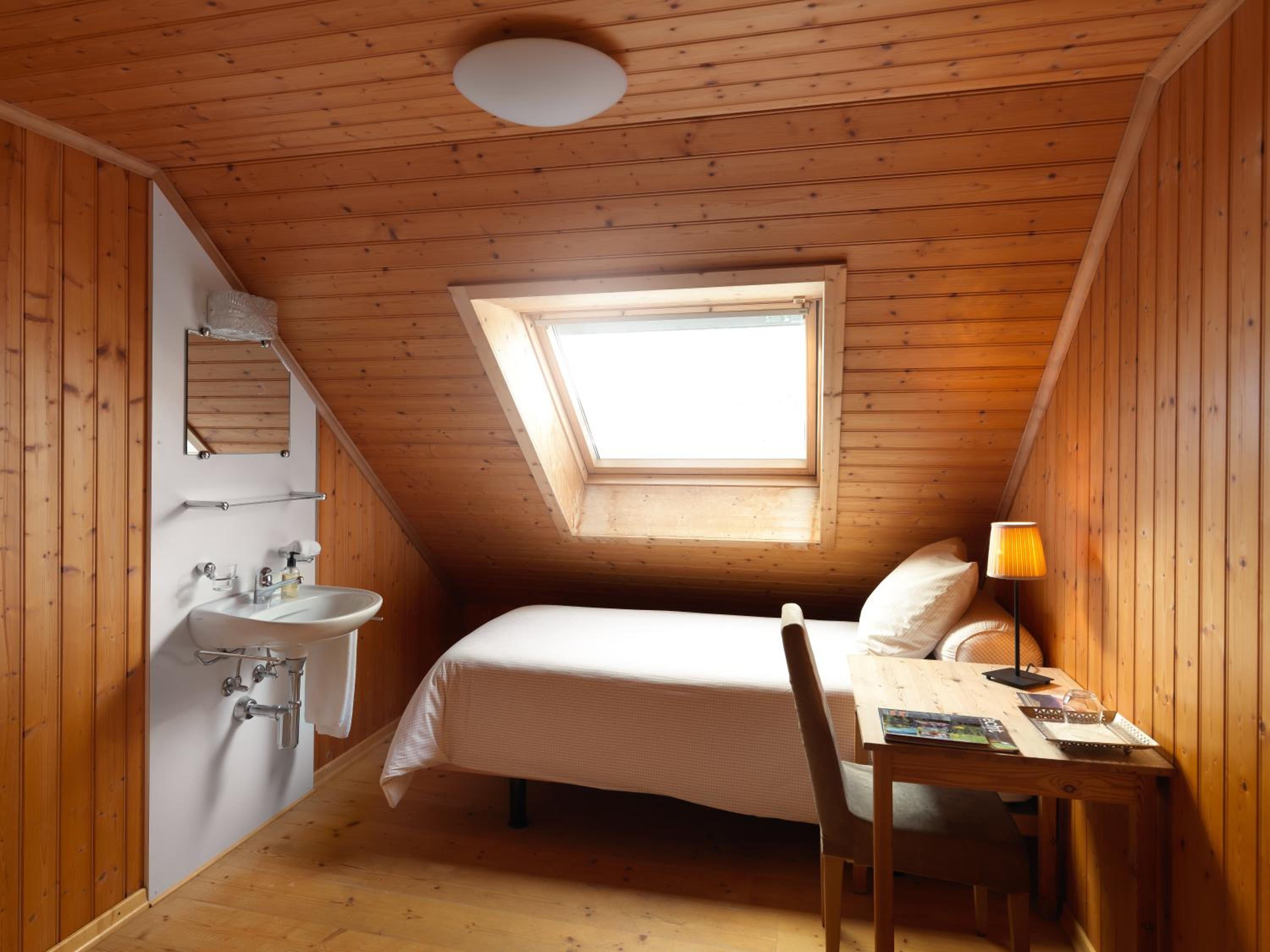Single Room with Shared Bathroom